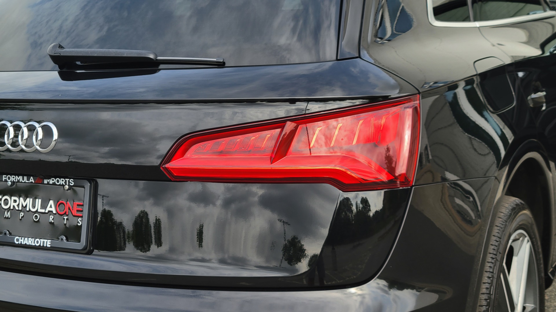 Used 2018 Audi SQ5 3.0 TFSI PRESTIGE QUATTRO / NAV / SUNROOF / B&O SND / CAMERA for sale $40,995 at Formula Imports in Charlotte NC 28227 31