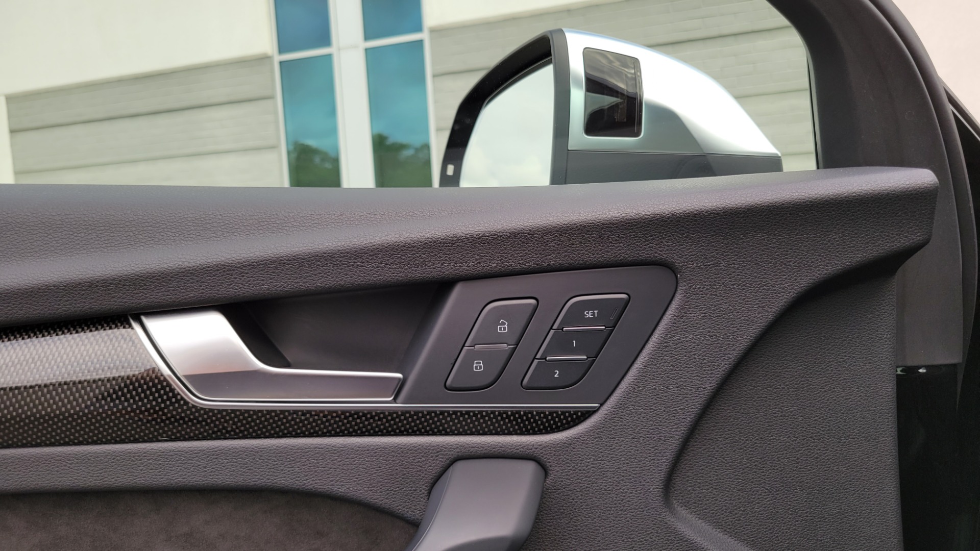 Used 2018 Audi SQ5 3.0 TFSI PRESTIGE QUATTRO / NAV / SUNROOF / B&O SND / CAMERA for sale $40,995 at Formula Imports in Charlotte NC 28227 34