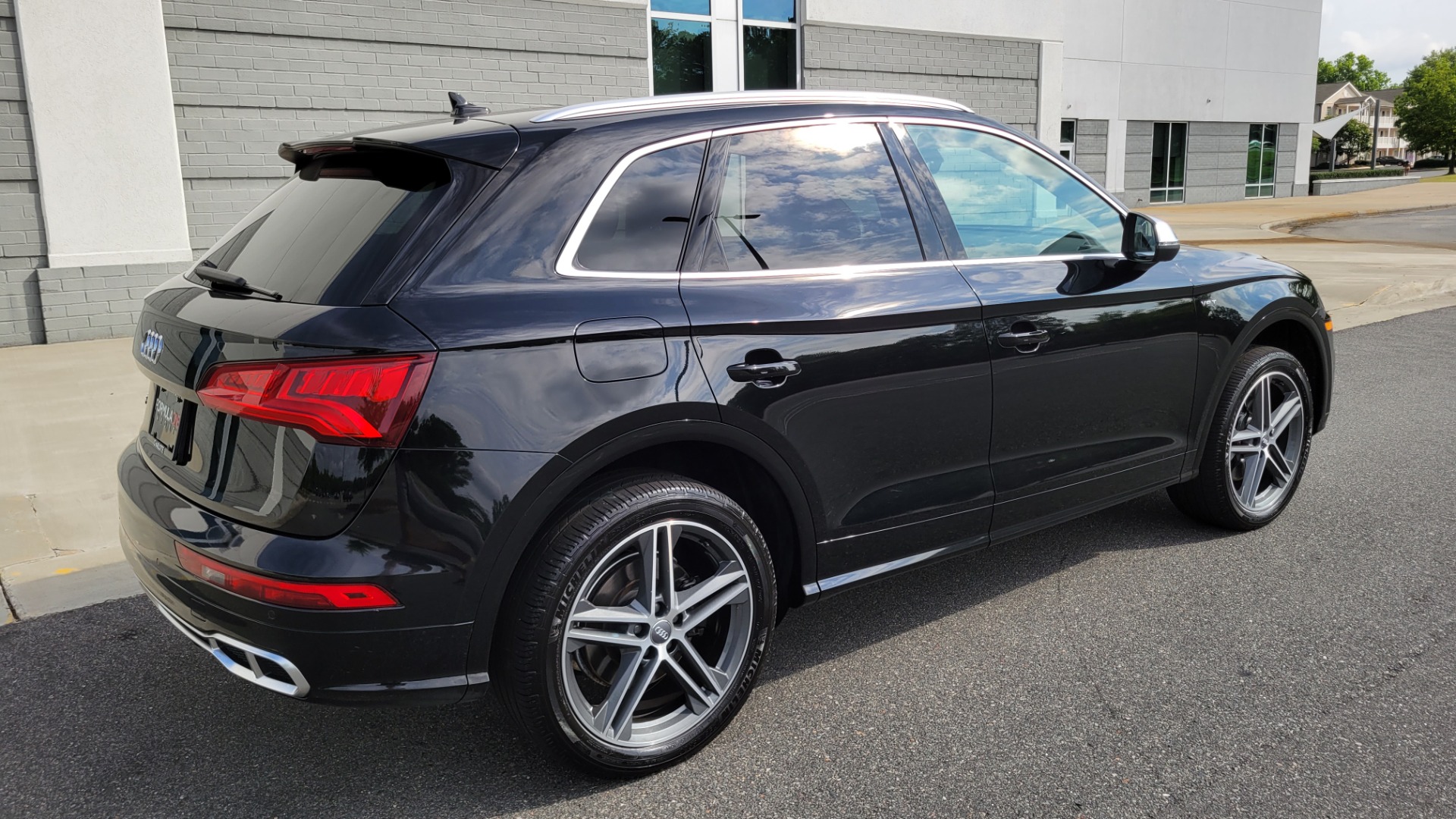 Used 2018 Audi SQ5 3.0 TFSI PRESTIGE QUATTRO / NAV / SUNROOF / B&O SND / CAMERA for sale Sold at Formula Imports in Charlotte NC 28227 7