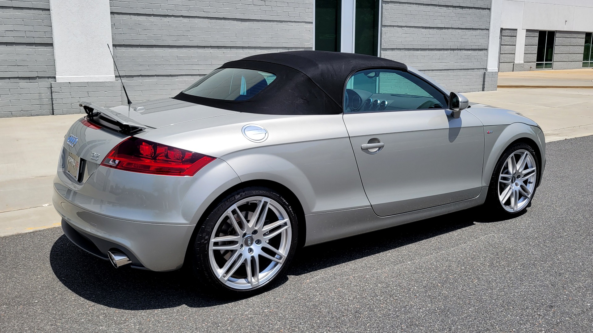 Used 2008 Audi TT 3.2L CONVERTIBLE / MANUAL / 19IN WHEELS / LOW MILES for sale Sold at Formula Imports in Charlotte NC 28227 10