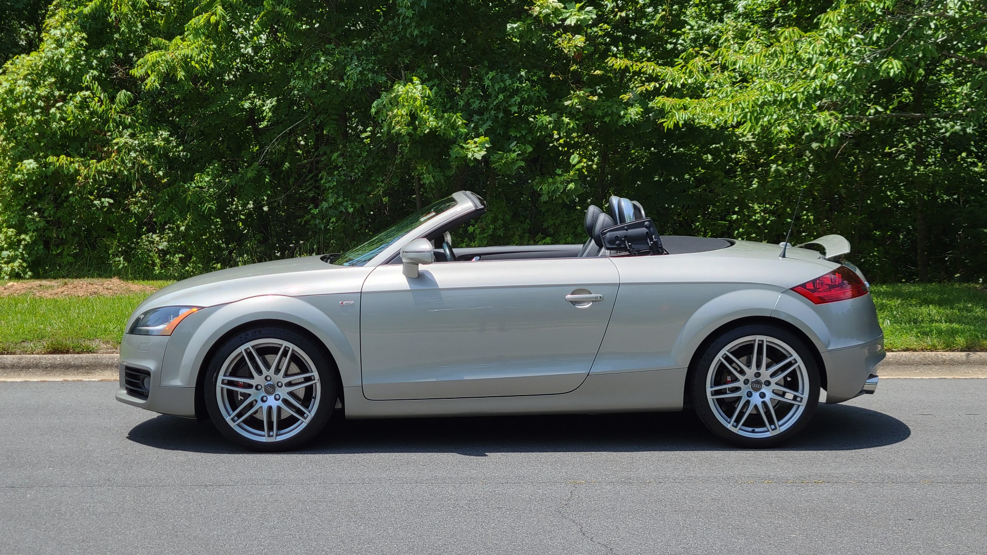 Used 2008 Audi TT 3.2L CONVERTIBLE / MANUAL / 19IN WHEELS / LOW MILES for sale Sold at Formula Imports in Charlotte NC 28227 15