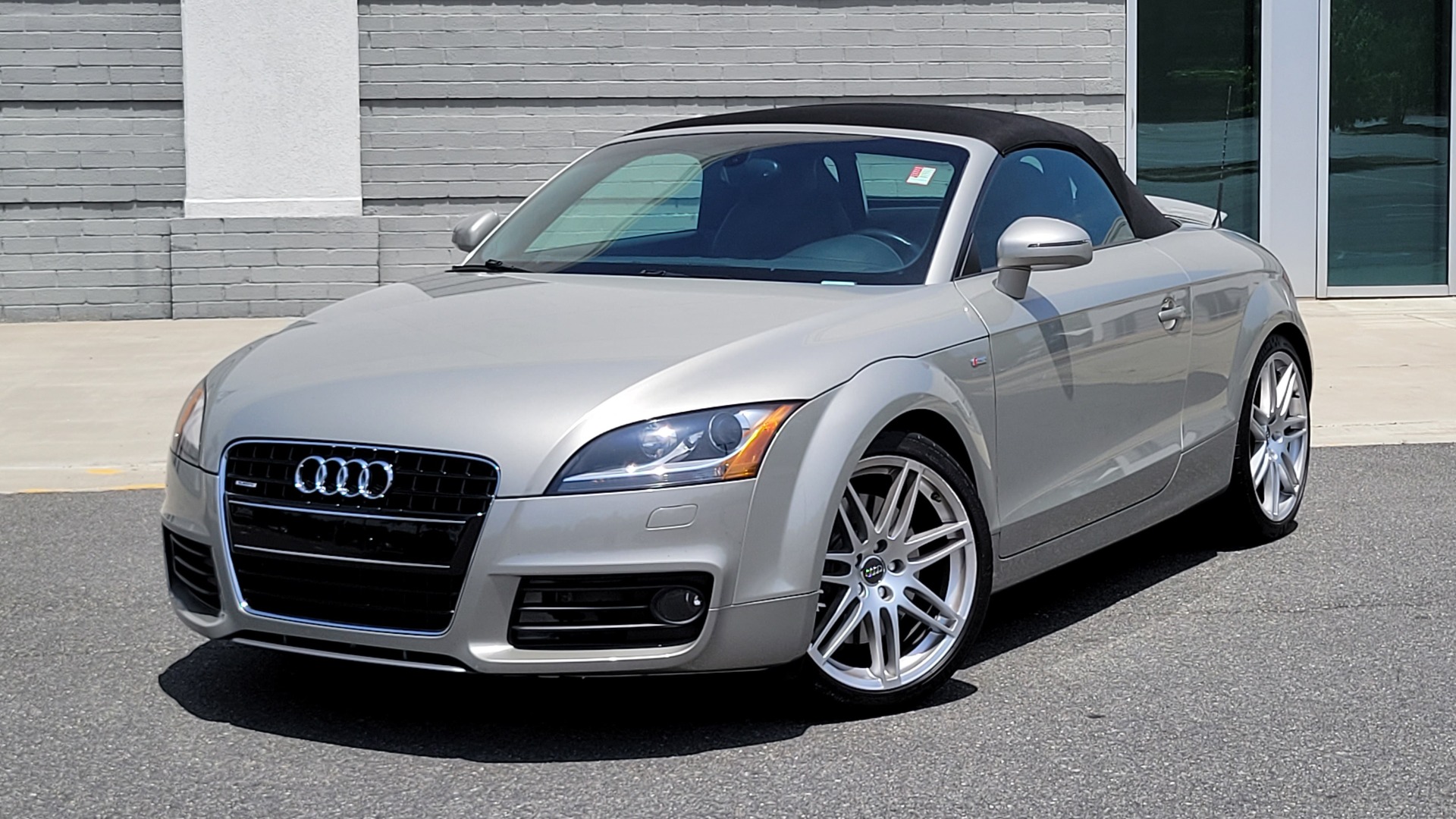 Used 2008 Audi TT 3.2L CONVERTIBLE / MANUAL / 19IN WHEELS / LOW MILES for sale Sold at Formula Imports in Charlotte NC 28227 2