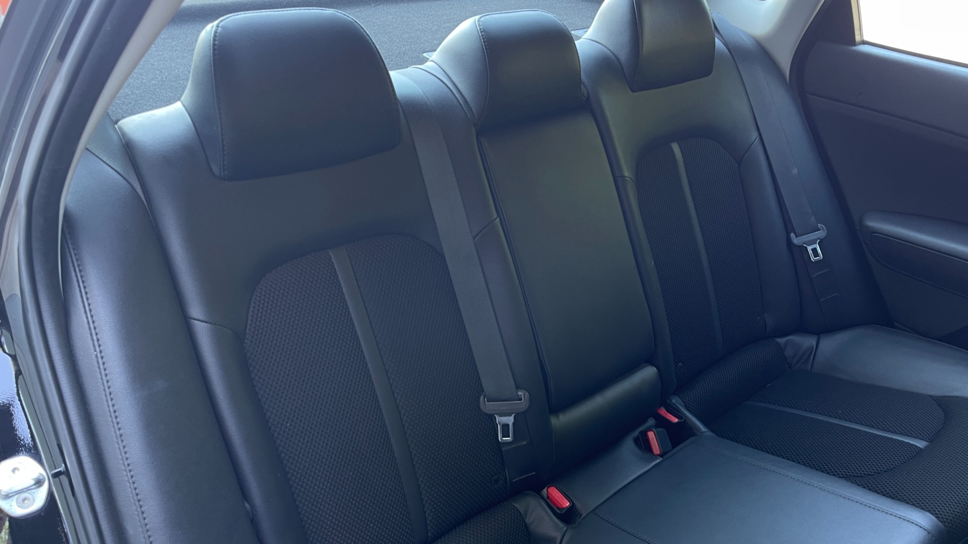Used 2019 Kia Optima S / 4CYL / BLACK CLOTH/LEATHERETTE SEATS / AUTOMATIC TRANSMISSION for sale Sold at Formula Imports in Charlotte NC 28227 10