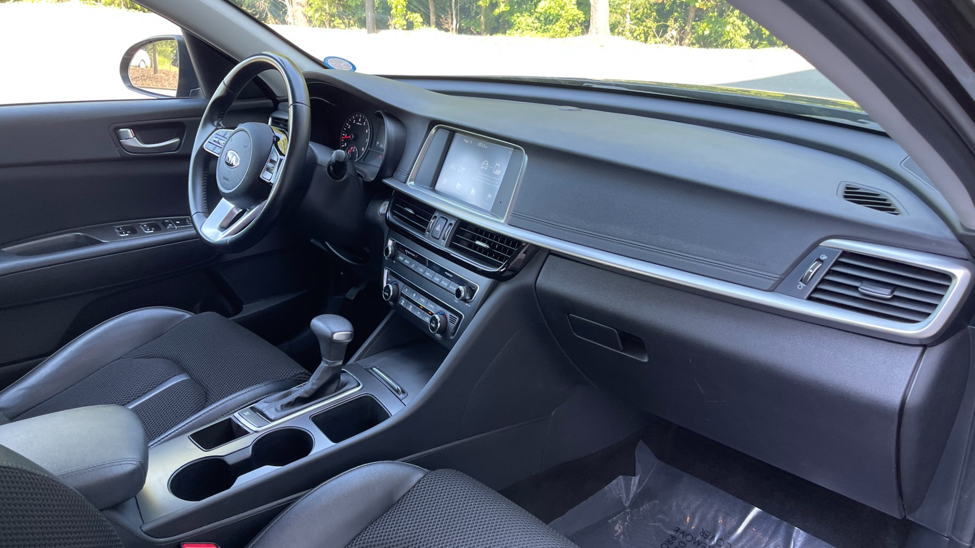 Used 2019 Kia Optima S / 4CYL / BLACK CLOTH/LEATHERETTE SEATS / AUTOMATIC TRANSMISSION for sale $23,995 at Formula Imports in Charlotte NC 28227 11