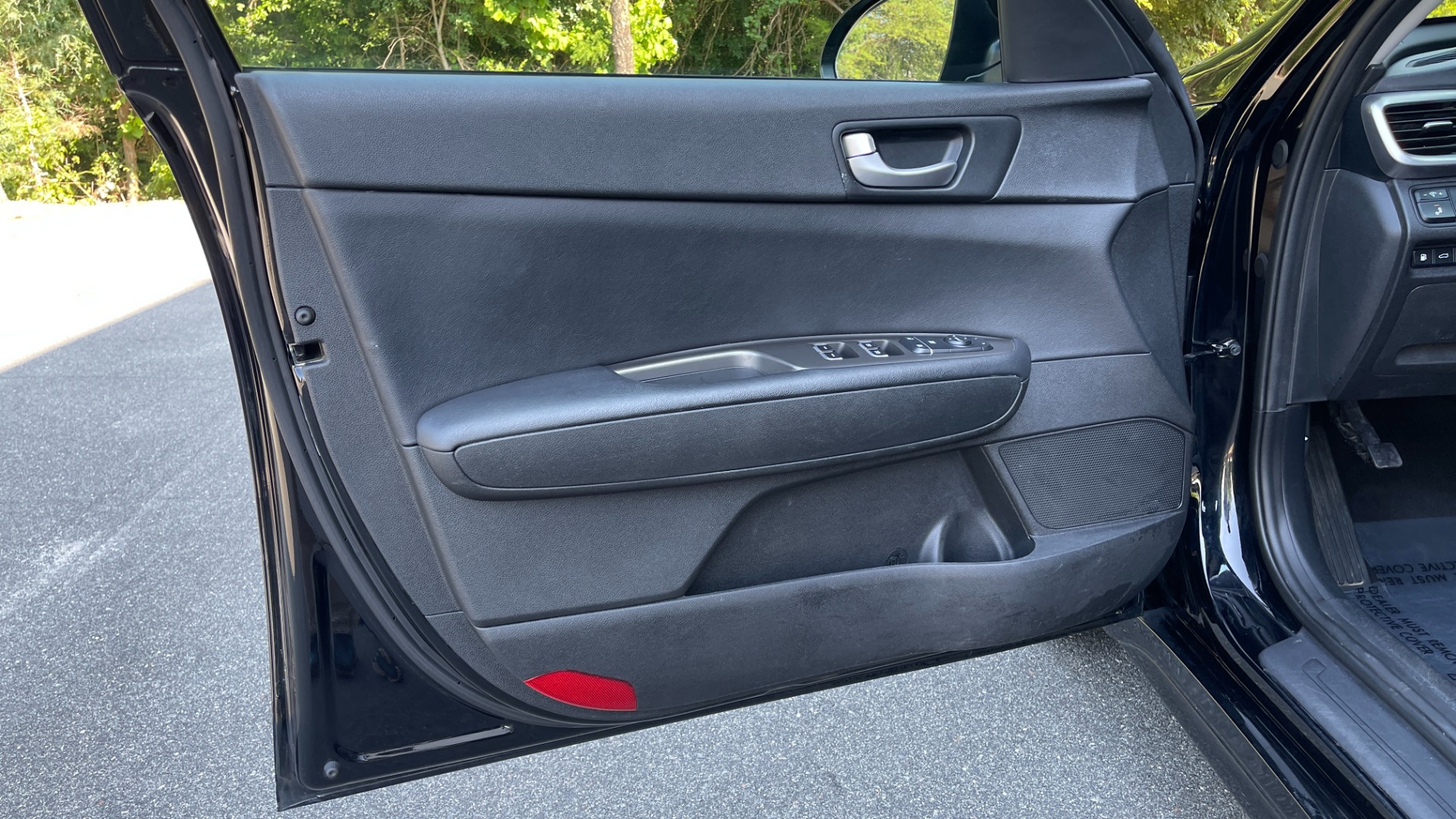Used 2019 Kia Optima S / 4CYL / BLACK CLOTH/LEATHERETTE SEATS / AUTOMATIC TRANSMISSION for sale $23,995 at Formula Imports in Charlotte NC 28227 33
