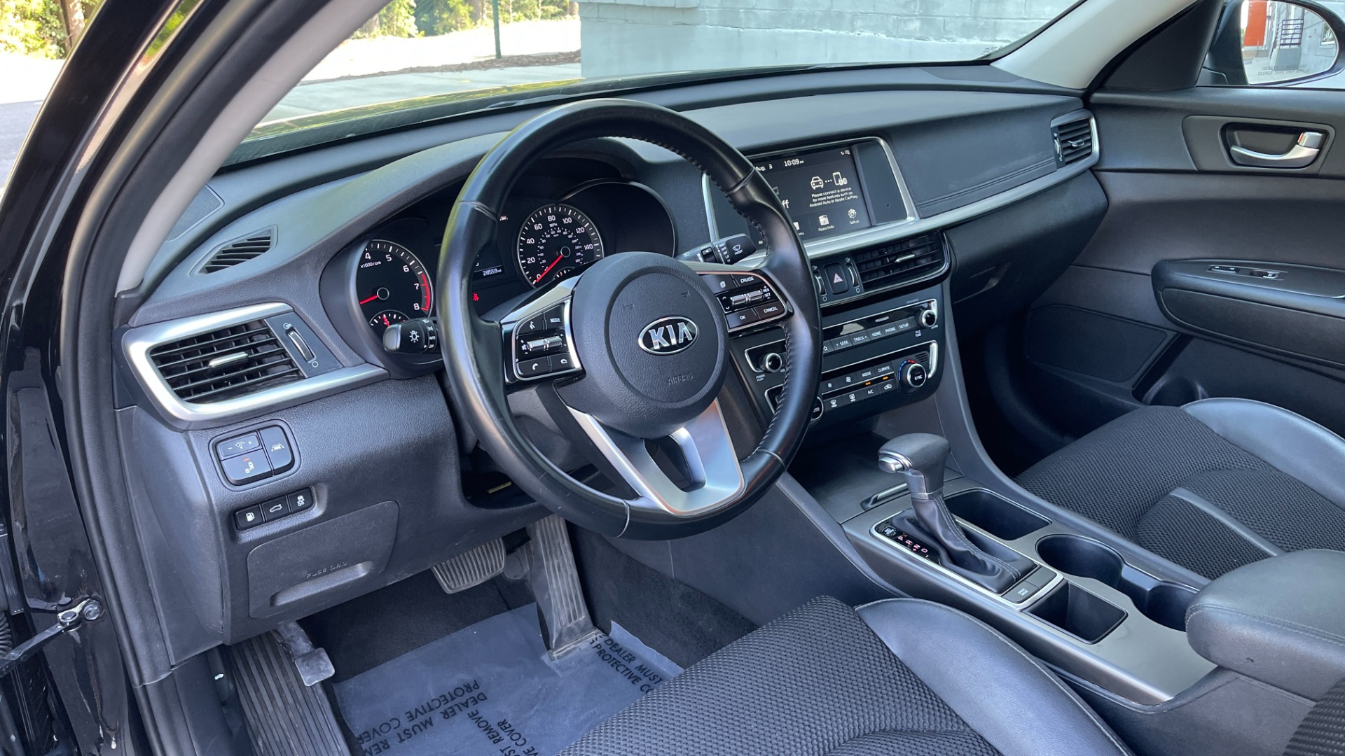 Used 2019 Kia Optima S / 4CYL / BLACK CLOTH/LEATHERETTE SEATS / AUTOMATIC TRANSMISSION for sale $23,995 at Formula Imports in Charlotte NC 28227 5