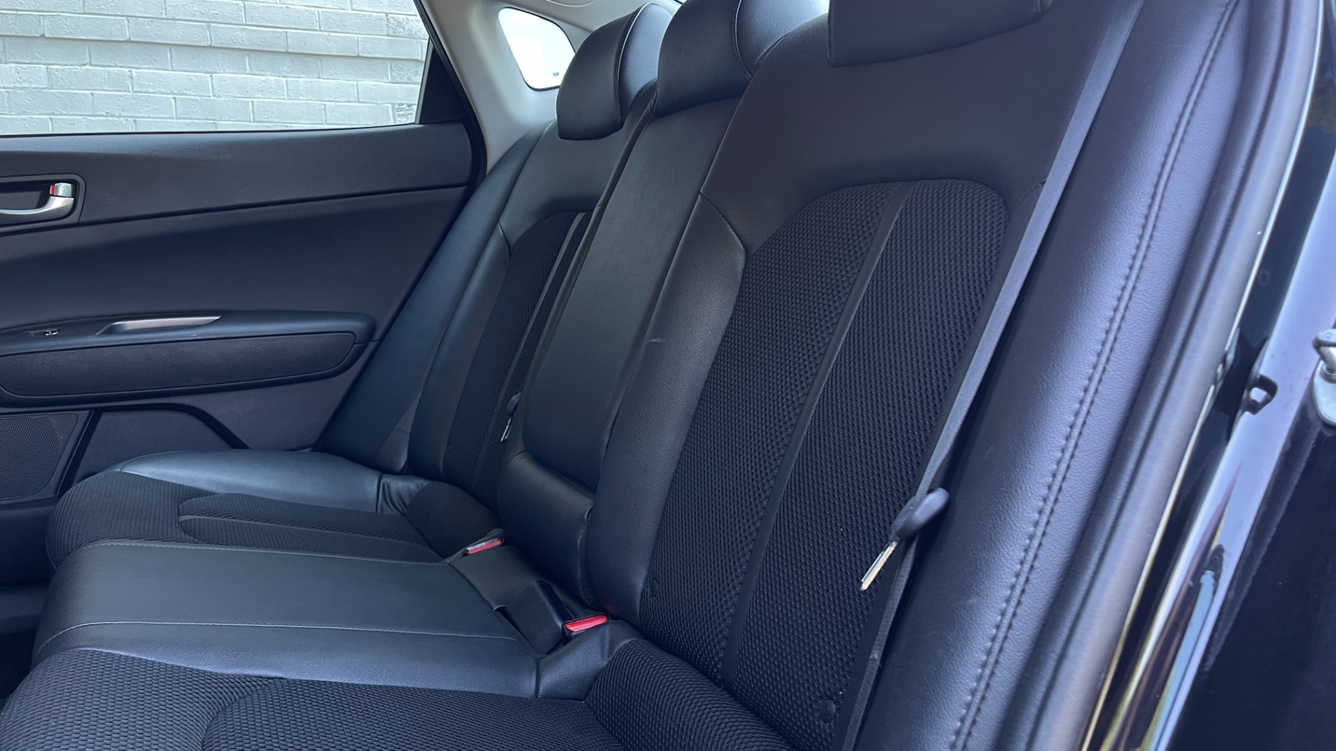 Used 2019 Kia Optima S / 4CYL / BLACK CLOTH/LEATHERETTE SEATS / AUTOMATIC TRANSMISSION for sale $23,995 at Formula Imports in Charlotte NC 28227 6