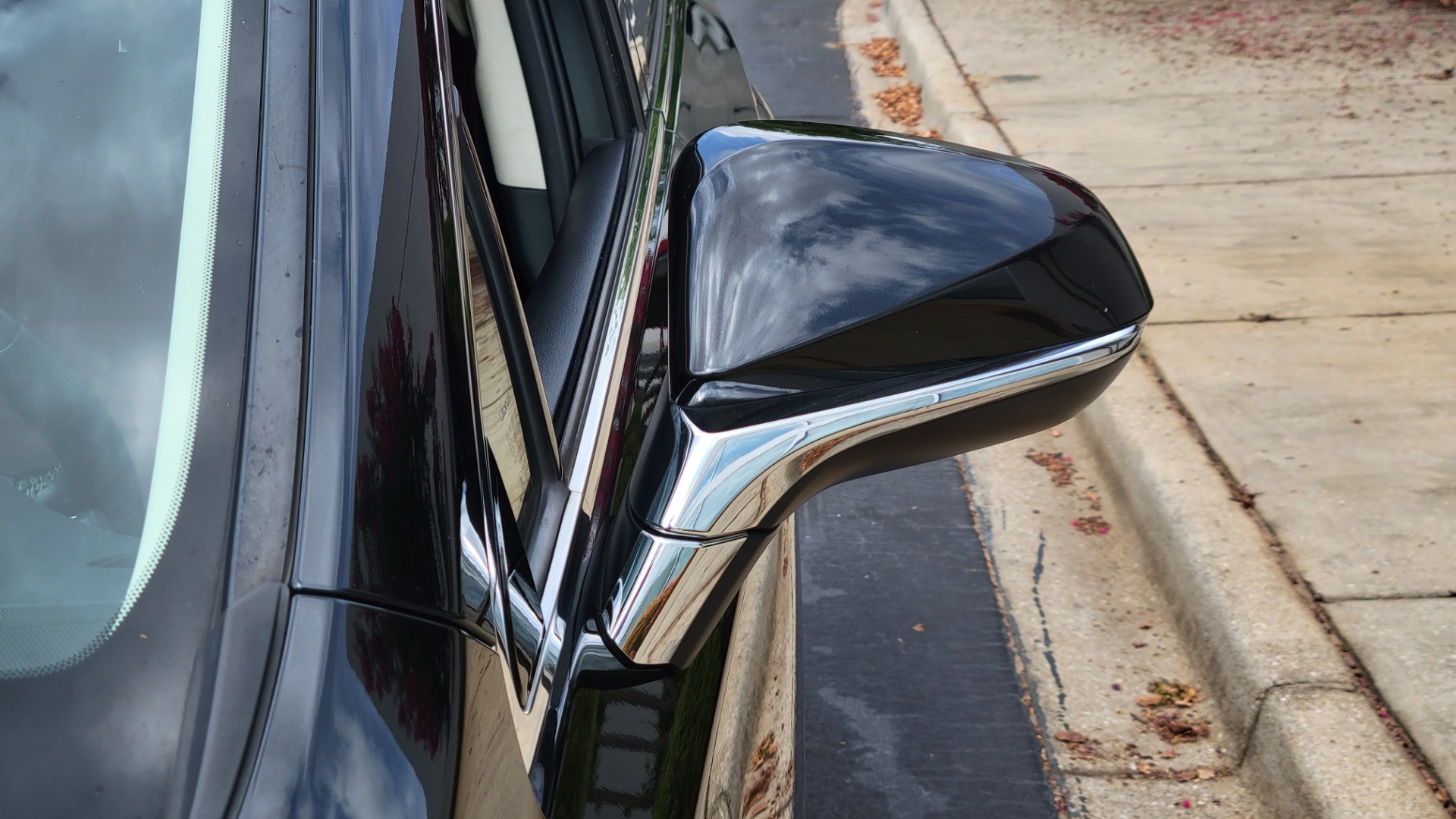 Used 2019 Lexus NX 300 / 2.0L TURBO / AUTO / SUNROOF / VENTILATED SEATS / CAMERA for sale Sold at Formula Imports in Charlotte NC 28227 25