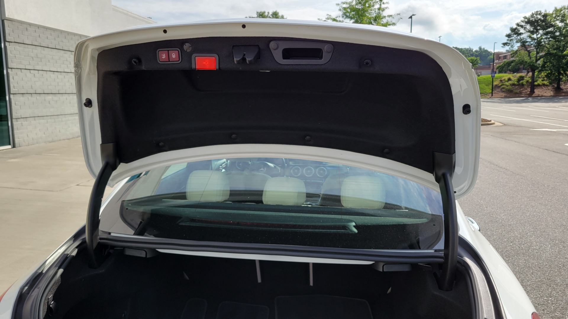 Used 2018 Mercedes-Benz C-CLASS C 300 PREMIUM / SUNROOF / SMARTPHONE / COMFORT SUSP / CAMERA for sale $31,395 at Formula Imports in Charlotte NC 28227 22