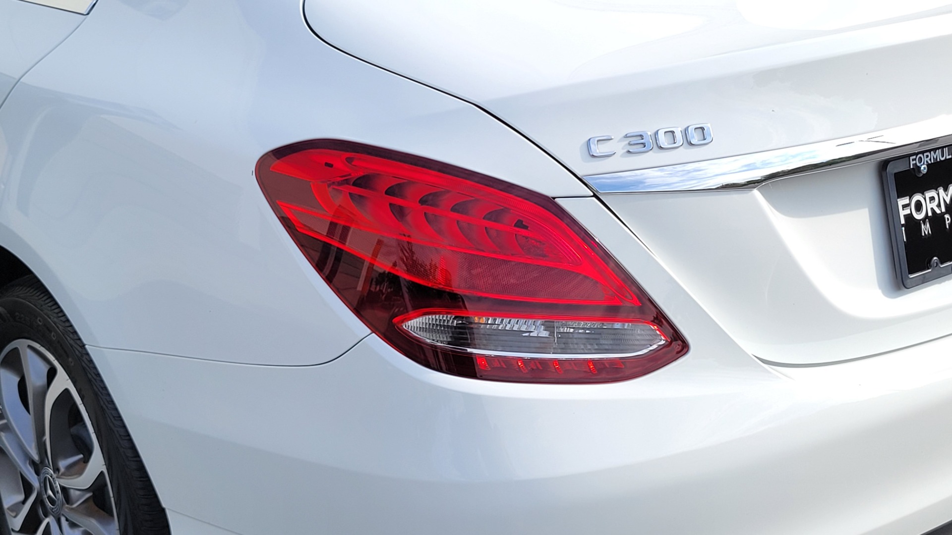 Used 2018 Mercedes-Benz C-CLASS C 300 PREMIUM / SUNROOF / SMARTPHONE / COMFORT SUSP / CAMERA for sale Sold at Formula Imports in Charlotte NC 28227 30