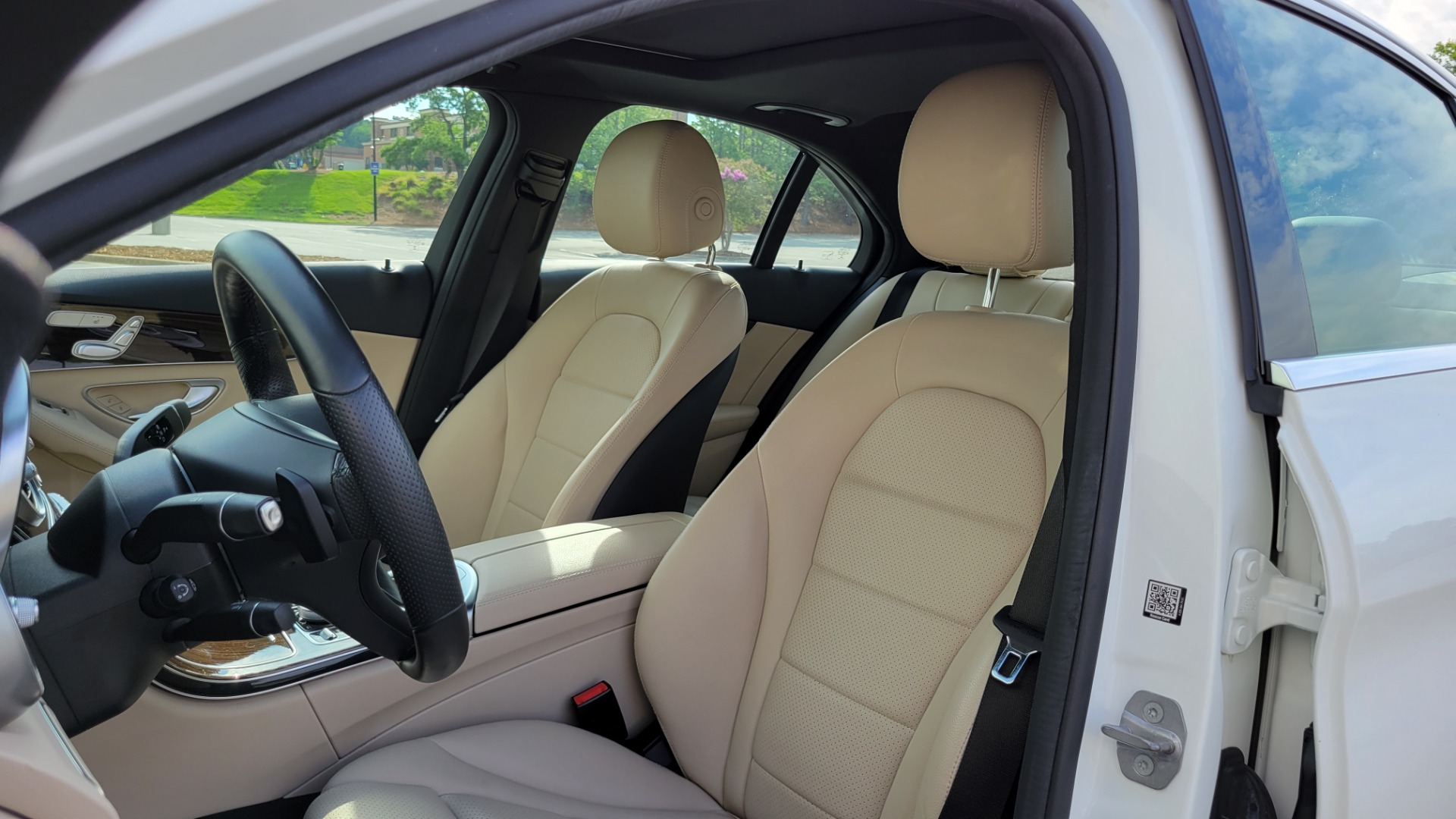 Used 2018 Mercedes-Benz C-CLASS C 300 PREMIUM / SUNROOF / SMARTPHONE / COMFORT SUSP / CAMERA for sale Sold at Formula Imports in Charlotte NC 28227 38