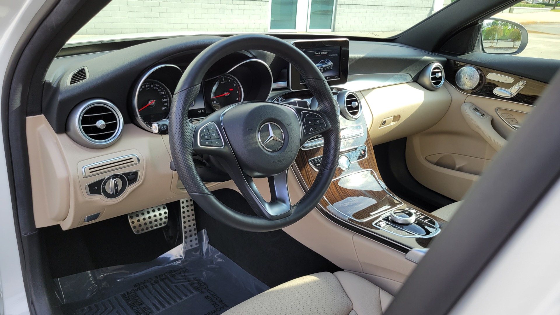 Used 2018 Mercedes-Benz C-CLASS C 300 PREMIUM / SUNROOF / SMARTPHONE / COMFORT SUSP / CAMERA for sale Sold at Formula Imports in Charlotte NC 28227 39