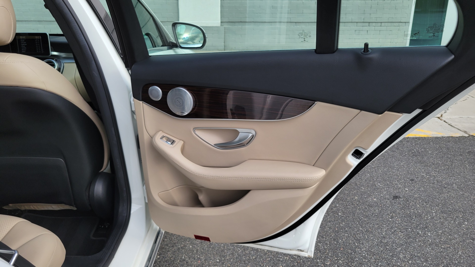 Used 2018 Mercedes-Benz C-CLASS C 300 PREMIUM / SUNROOF / SMARTPHONE / COMFORT SUSP / CAMERA for sale Sold at Formula Imports in Charlotte NC 28227 73