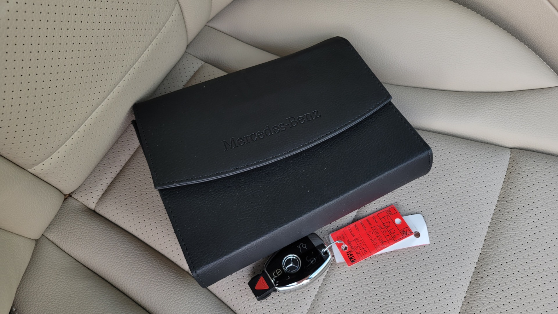 Used 2018 Mercedes-Benz C-CLASS C 300 PREMIUM / SUNROOF / SMARTPHONE / COMFORT SUSP / CAMERA for sale $31,395 at Formula Imports in Charlotte NC 28227 91