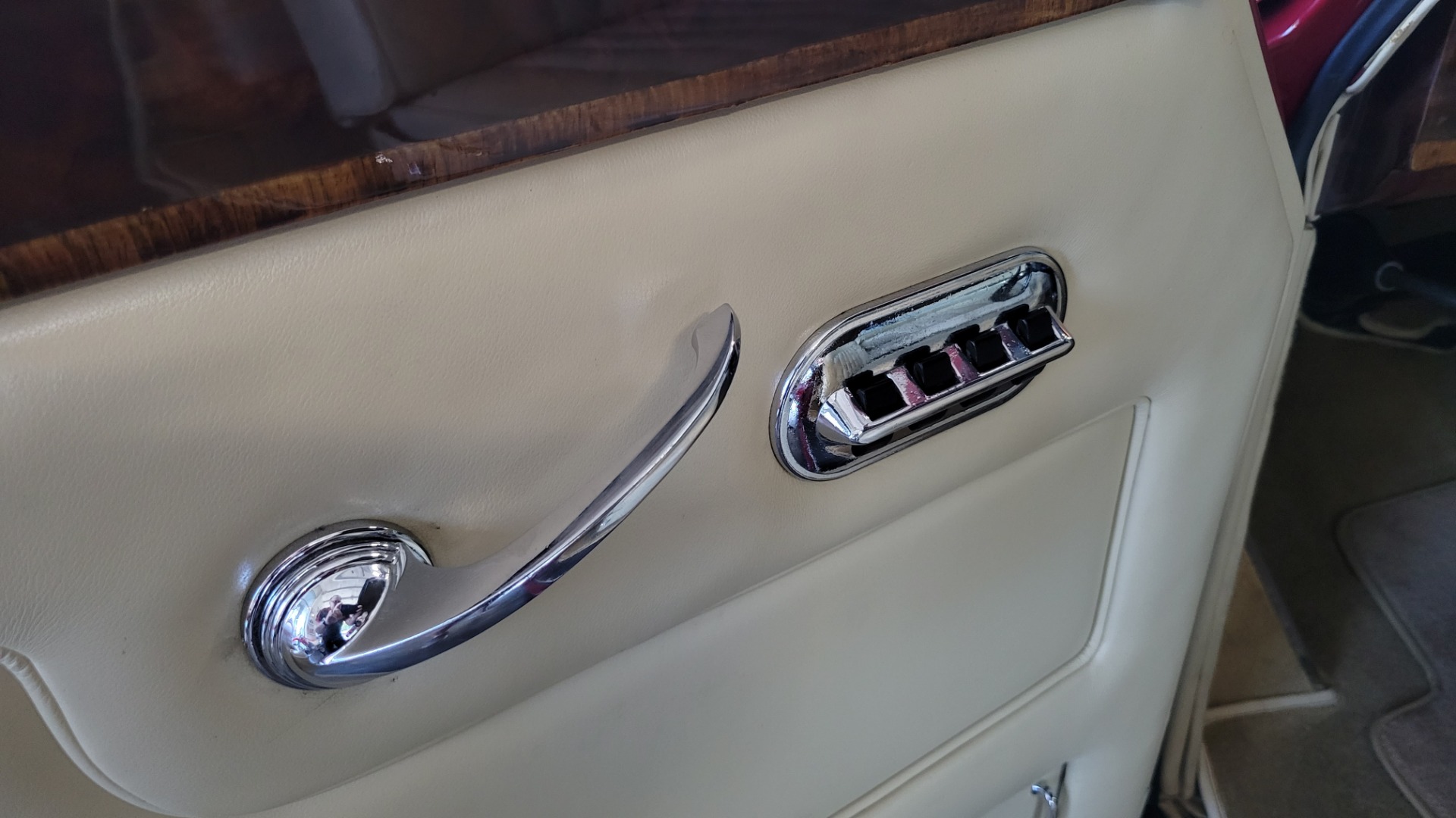 Used 1963 Rolls-Royce SILVER CLOUD III CONVERTIBLE / V8 / AUTOMATIC / RESTORED / LOW MILES for sale Sold at Formula Imports in Charlotte NC 28227 15
