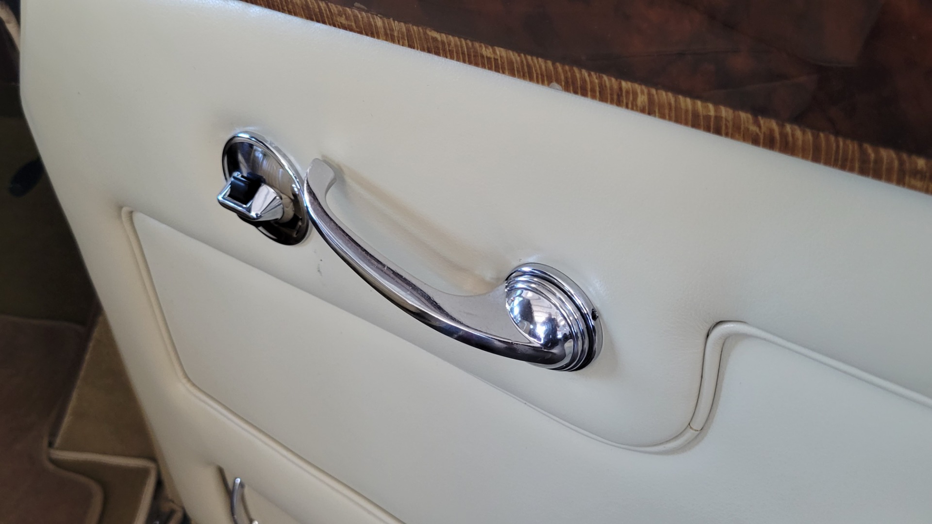 Used 1963 Rolls-Royce SILVER CLOUD III CONVERTIBLE / V8 / AUTOMATIC / RESTORED / LOW MILES for sale Sold at Formula Imports in Charlotte NC 28227 33
