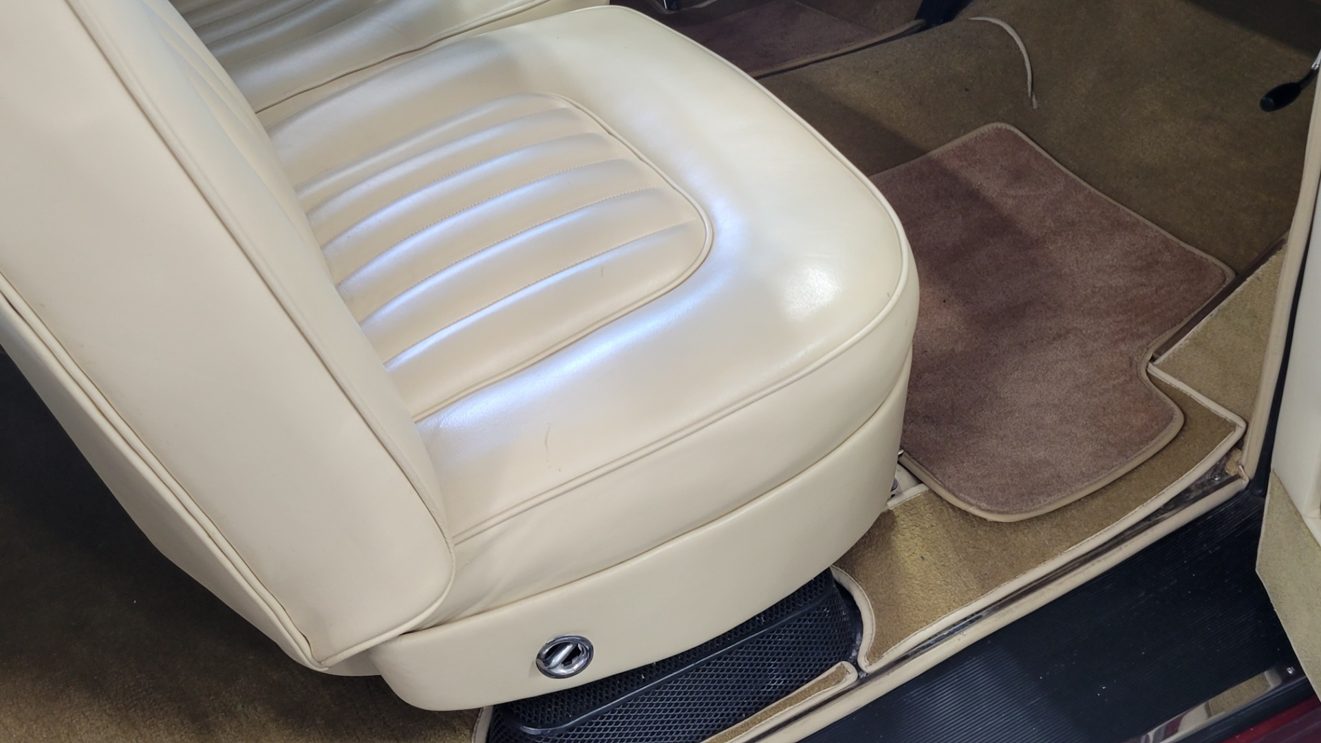 Used 1963 Rolls-Royce SILVER CLOUD III CONVERTIBLE / V8 / AUTOMATIC / RESTORED / LOW MILES for sale Sold at Formula Imports in Charlotte NC 28227 34