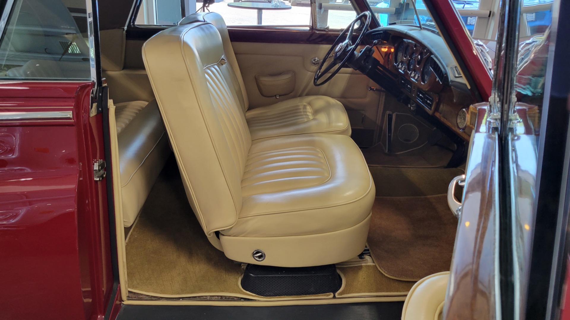 Used 1963 Rolls-Royce SILVER CLOUD III CONVERTIBLE / V8 / AUTOMATIC / RESTORED / LOW MILES for sale Sold at Formula Imports in Charlotte NC 28227 35