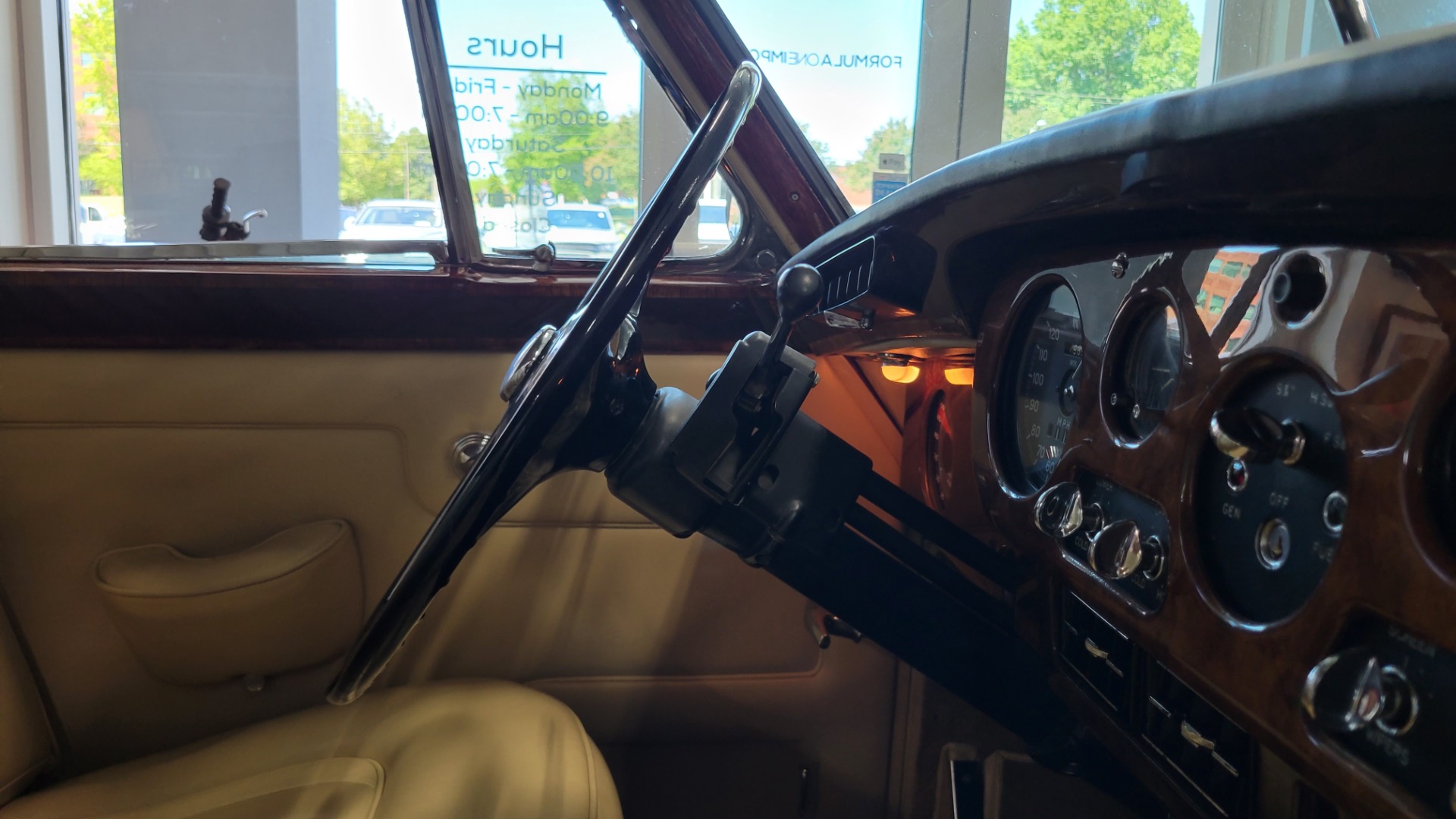 Used 1963 Rolls-Royce SILVER CLOUD III CONVERTIBLE / V8 / AUTOMATIC / RESTORED / LOW MILES for sale Sold at Formula Imports in Charlotte NC 28227 68