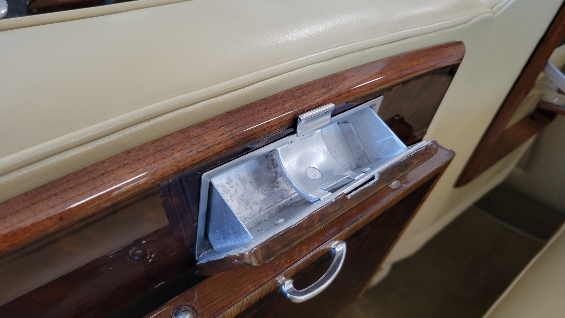 Used 1963 Rolls-Royce SILVER CLOUD III CONVERTIBLE / V8 / AUTOMATIC / RESTORED / LOW MILES for sale Sold at Formula Imports in Charlotte NC 28227 71
