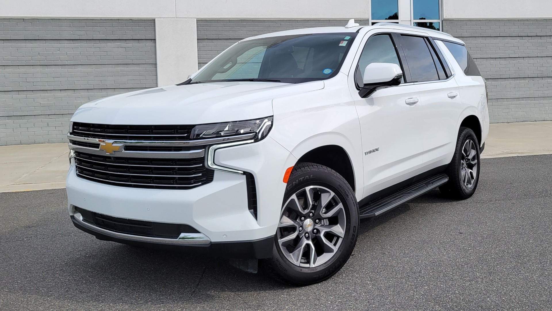 Used 2021 Chevrolet TAHOE LT / 2WD / 5.3L / NAV / SUNROOF / BOSE / 3-ROW / TOWING / CAMERA for sale $59,995 at Formula Imports in Charlotte NC 28227 1