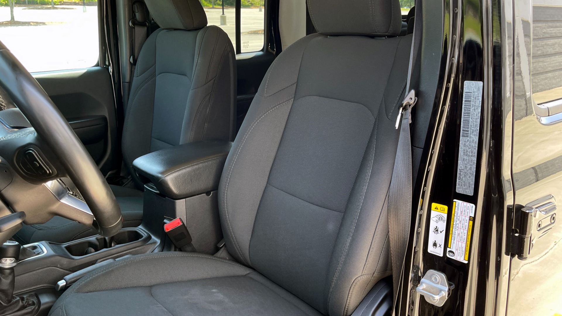 Used 2020 Jeep GLADIATOR SPORT 4X4 / 3.6L / AUTO / MAX TOW / TOUCH SCREEN / CAMERA for sale Sold at Formula Imports in Charlotte NC 28227 27
