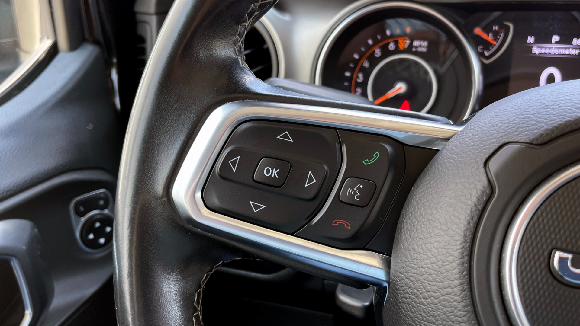 Used 2020 Jeep GLADIATOR SPORT 4X4 / 3.6L / AUTO / MAX TOW / TOUCH SCREEN / CAMERA for sale $42,995 at Formula Imports in Charlotte NC 28227 29