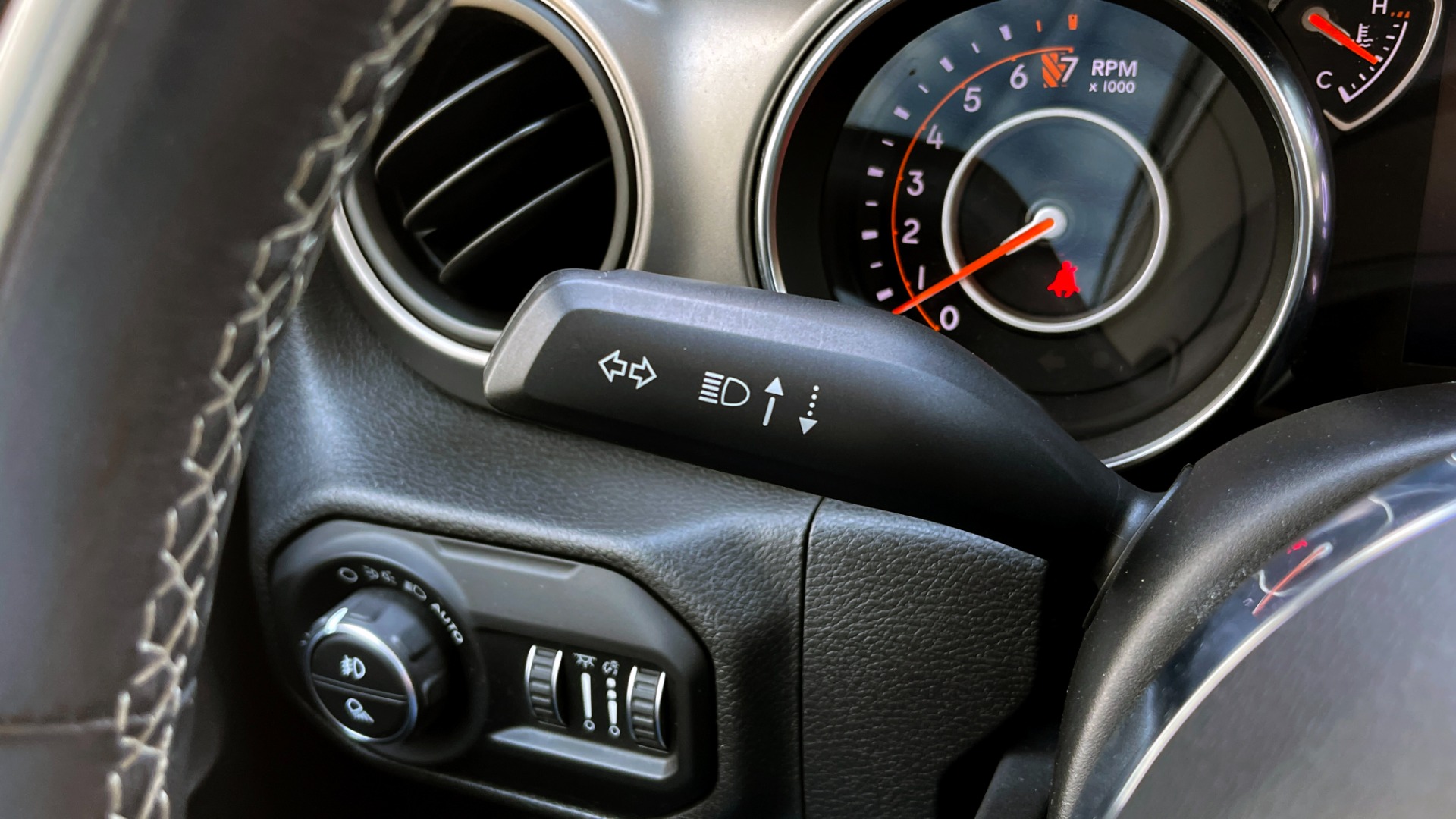 Used 2020 Jeep GLADIATOR SPORT 4X4 / 3.6L / AUTO / MAX TOW / TOUCH SCREEN / CAMERA for sale $42,995 at Formula Imports in Charlotte NC 28227 32