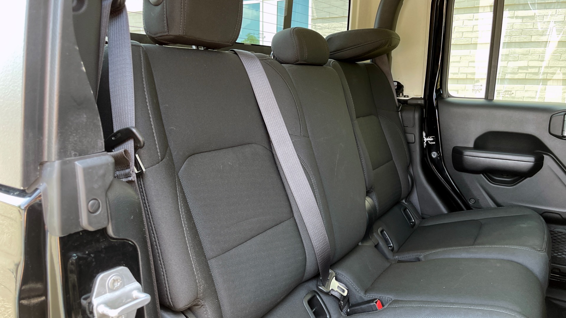 Used 2020 Jeep GLADIATOR SPORT 4X4 / 3.6L / AUTO / MAX TOW / TOUCH SCREEN / CAMERA for sale Sold at Formula Imports in Charlotte NC 28227 49