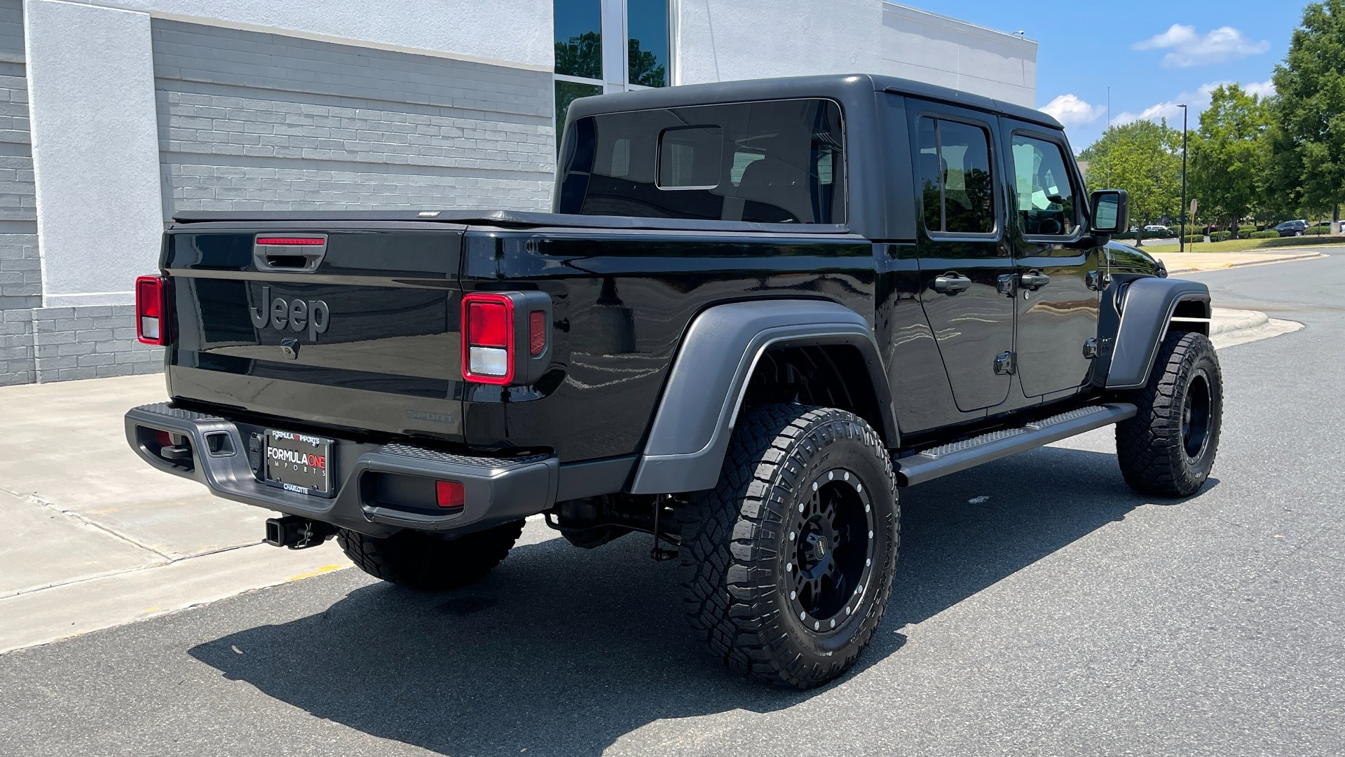 Used 2020 Jeep GLADIATOR SPORT 4X4 / 3.6L / AUTO / MAX TOW / TOUCH SCREEN / CAMERA for sale Sold at Formula Imports in Charlotte NC 28227 5