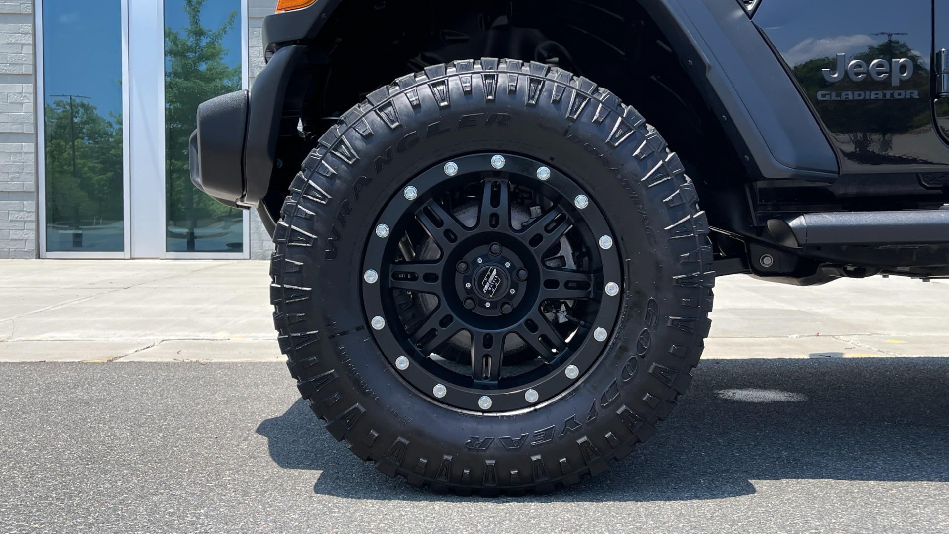Used 2020 Jeep GLADIATOR SPORT 4X4 / 3.6L / AUTO / MAX TOW / TOUCH SCREEN / CAMERA for sale Sold at Formula Imports in Charlotte NC 28227 51