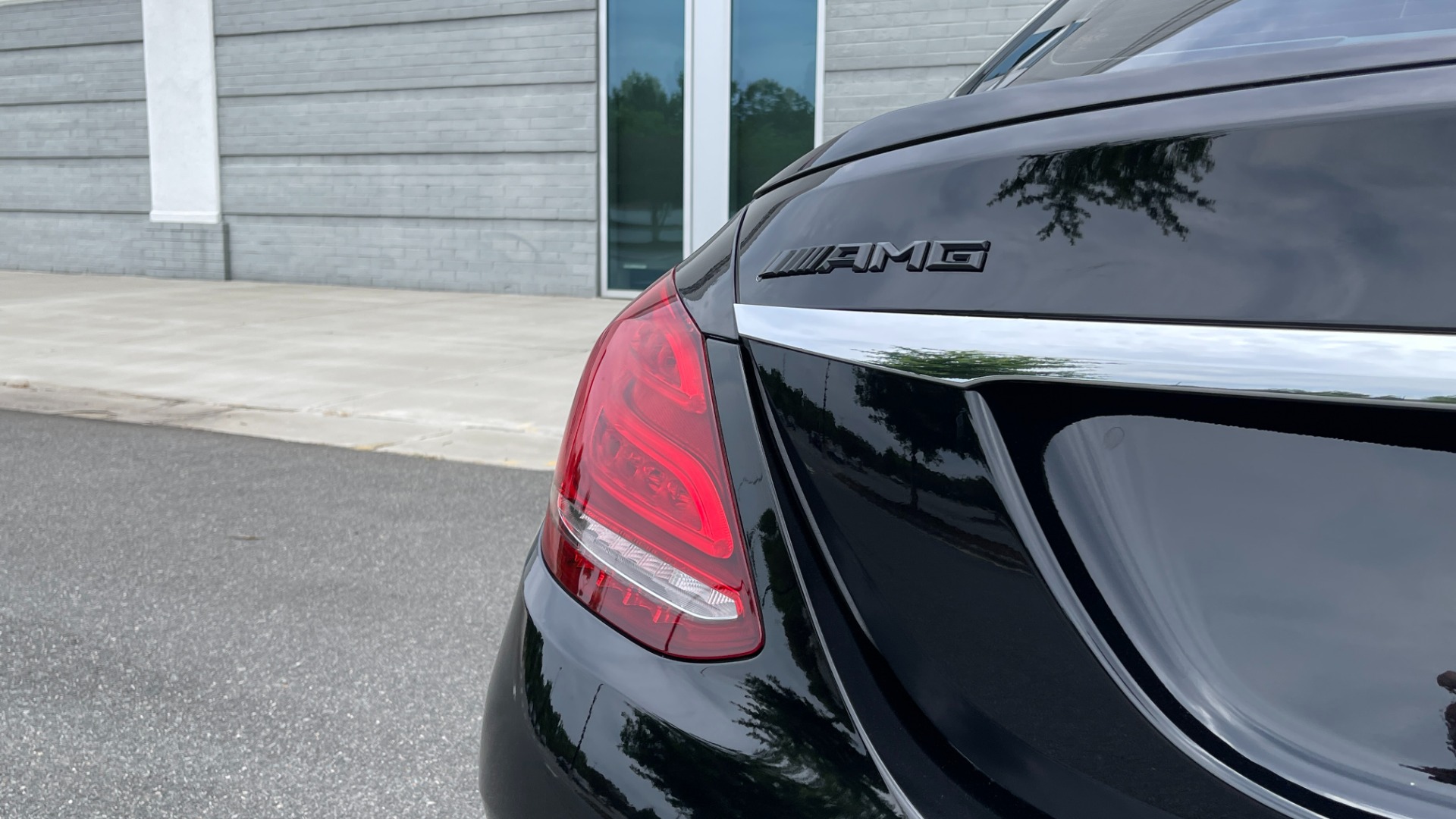 Used 2016 Mercedes-Benz C-CLASS AMG C 63 S SEDAN / NAV / BURMESTER / PANO-ROOF / CAMERA for sale $69,900 at Formula Imports in Charlotte NC 28227 23