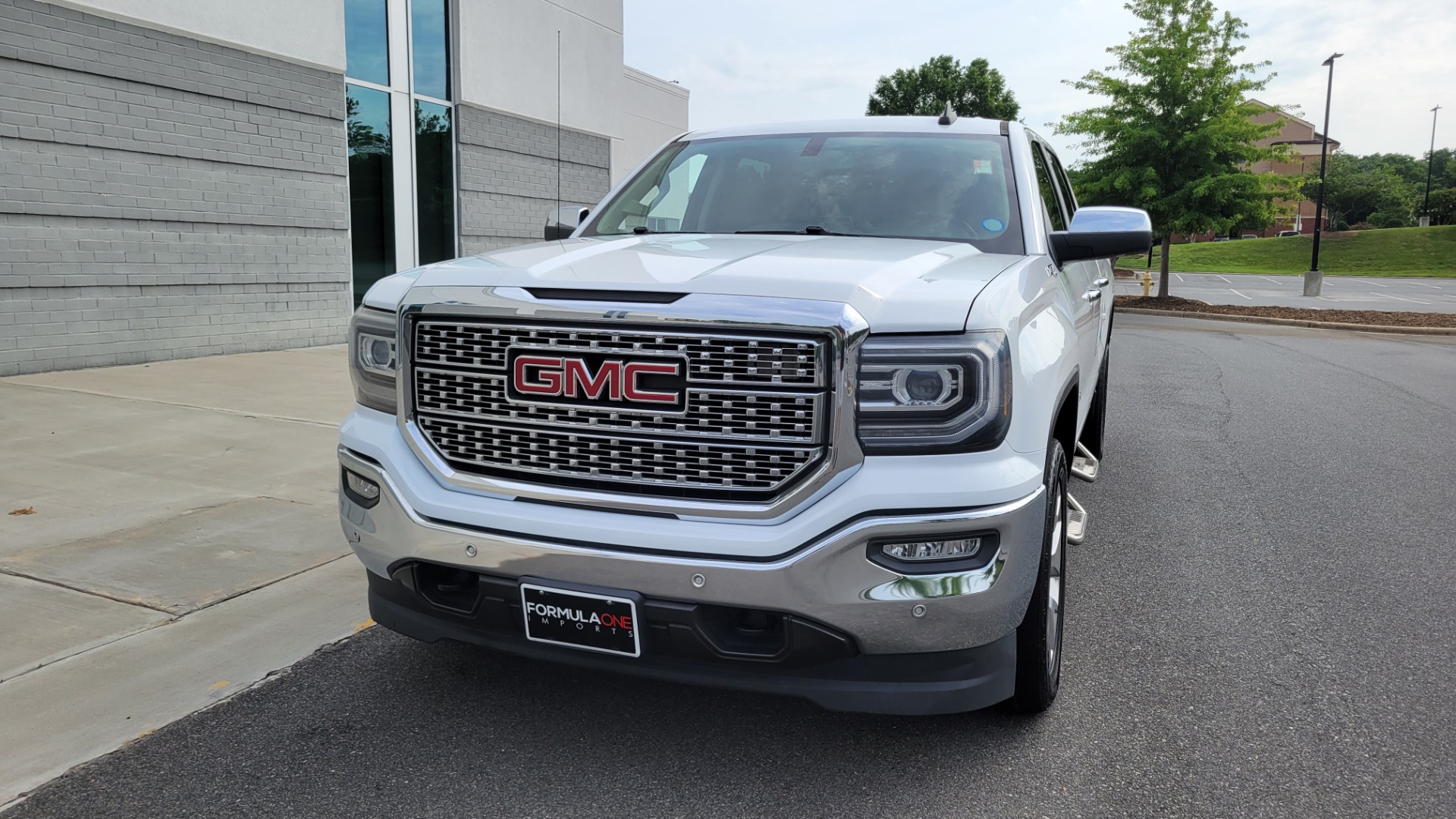 Used 2016 GMC SIERRA 1500 SLT 4X4 Z71 CREWCAB / NAV / BOSE / HTS STS & STRNG WHL / CAMERA for sale Sold at Formula Imports in Charlotte NC 28227 2