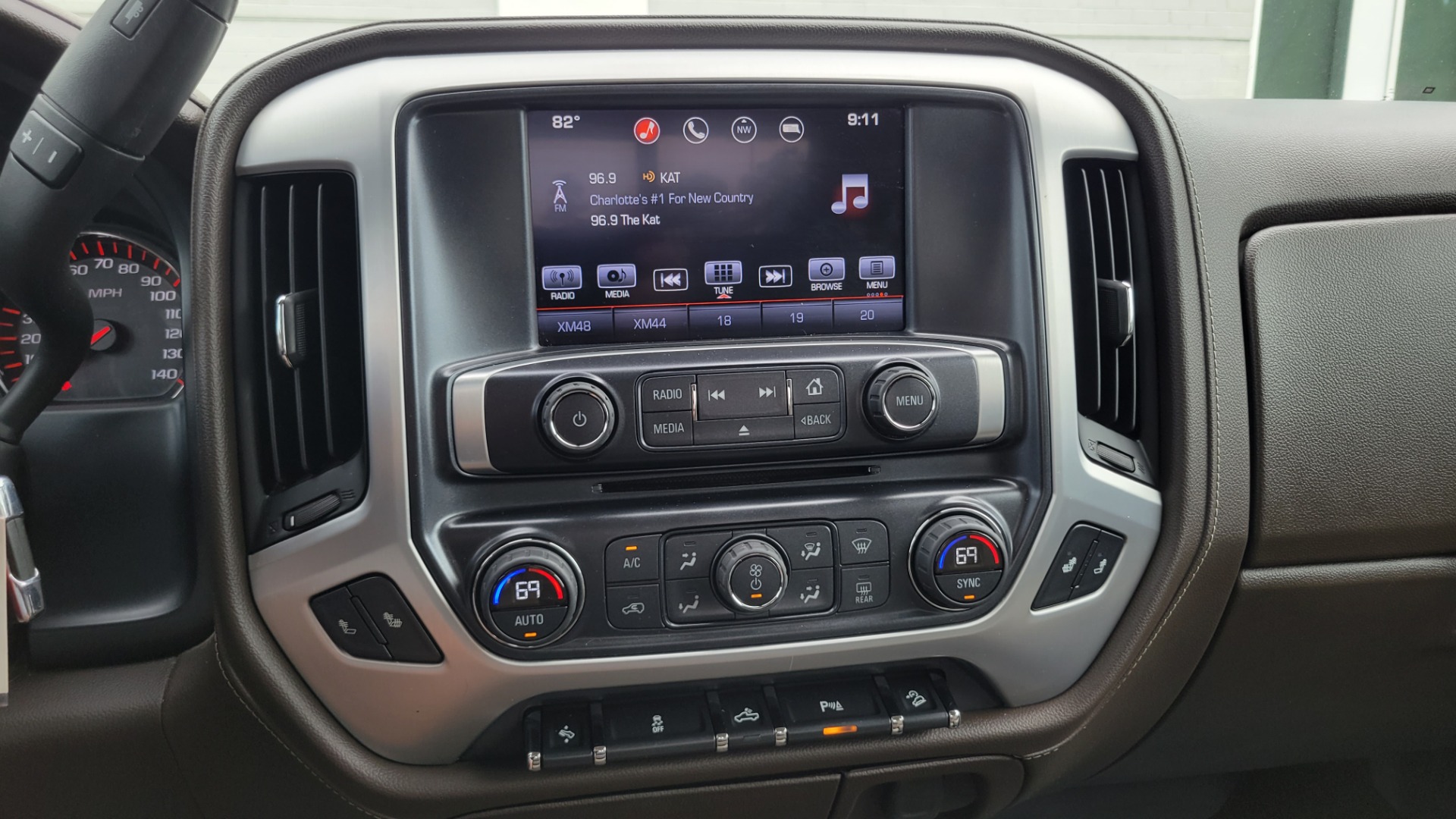 Used 2016 GMC SIERRA 1500 SLT 4X4 Z71 CREWCAB / NAV / BOSE / HTS STS & STRNG WHL / CAMERA for sale Sold at Formula Imports in Charlotte NC 28227 50