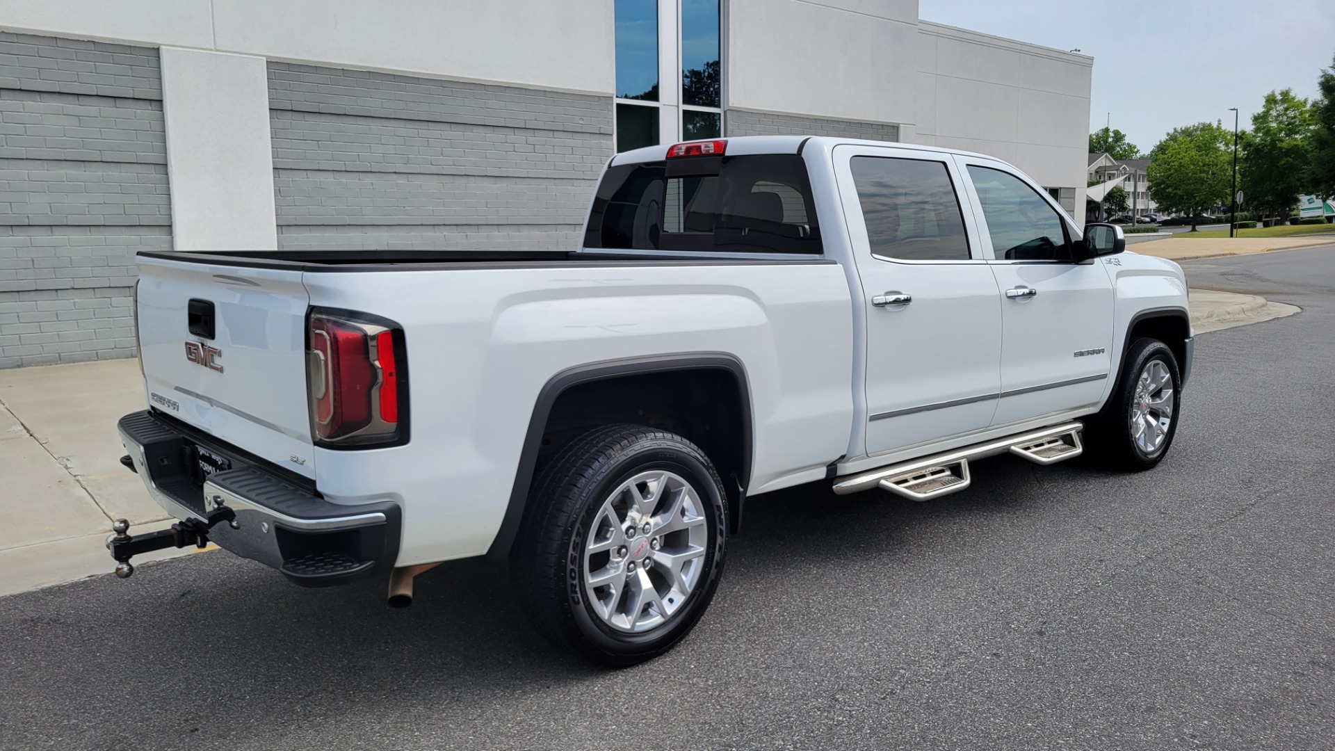 Used 2016 GMC SIERRA 1500 SLT 4X4 Z71 CREWCAB / NAV / BOSE / HTS STS & STRNG WHL / CAMERA for sale $29,695 at Formula Imports in Charlotte NC 28227 8