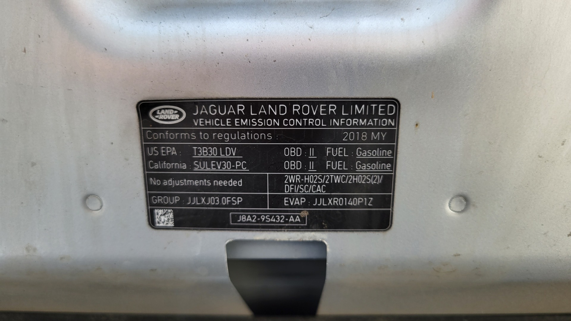 Used 2018 Land Rover RANGE ROVER VELAR R-DYNAMIC / NAV / MERIDIAN / SUNROOF / CAMERA for sale Sold at Formula Imports in Charlotte NC 28227 20
