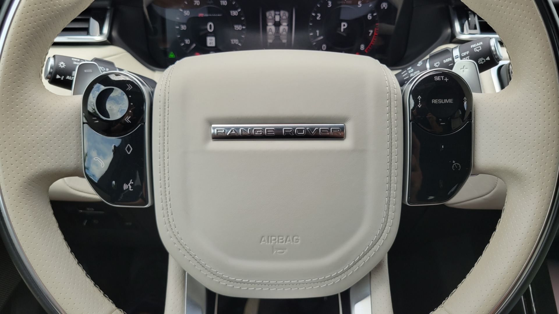 Used 2018 Land Rover RANGE ROVER VELAR R-DYNAMIC / NAV / MERIDIAN / SUNROOF / CAMERA for sale $58,995 at Formula Imports in Charlotte NC 28227 49