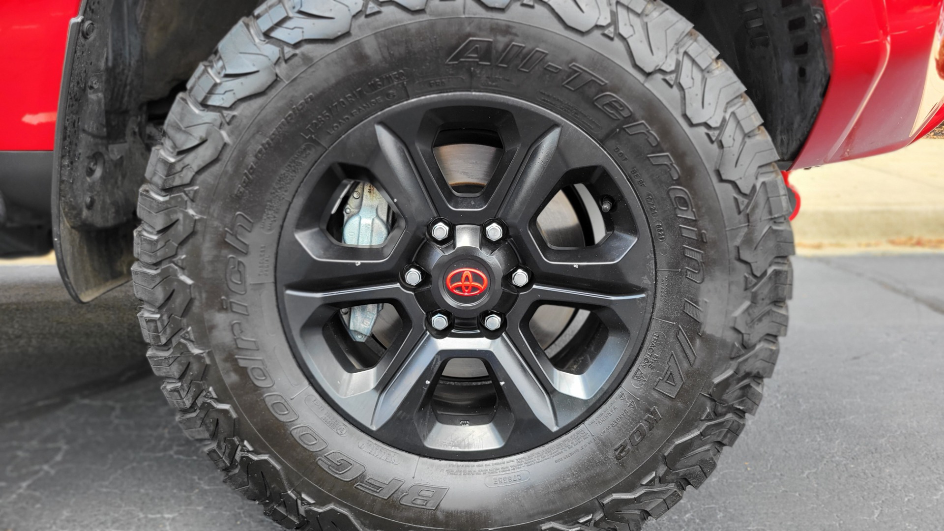 Used 2021 Toyota 4RUNNER SR5 PREMIUM 4X4 / 4.0L V6 / NAV / SUNROOF / PREM SOUND / CAMERA for sale $48,995 at Formula Imports in Charlotte NC 28227 13