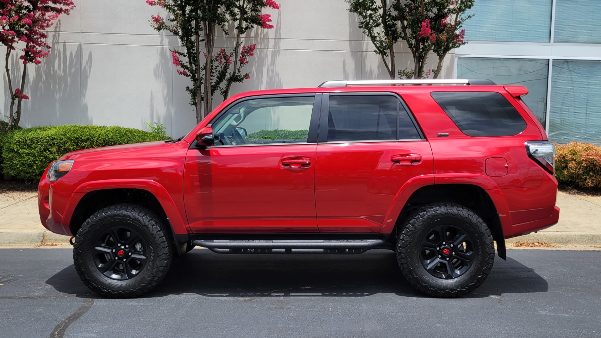 Used 2021 Toyota 4RUNNER SR5 PREMIUM 4X4 / 4.0L V6 / NAV / SUNROOF / PREM SOUND / CAMERA for sale $48,995 at Formula Imports in Charlotte NC 28227 3