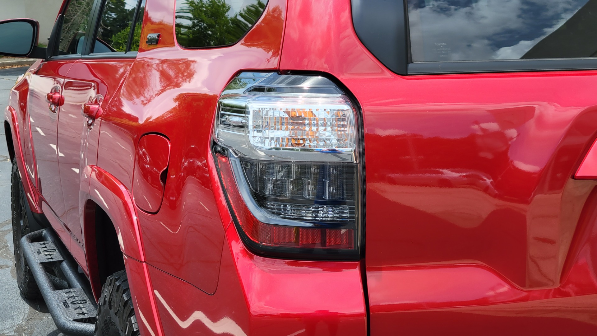 Used 2021 Toyota 4RUNNER SR5 PREMIUM 4X4 / 4.0L V6 / NAV / SUNROOF / PREM SOUND / CAMERA for sale $48,995 at Formula Imports in Charlotte NC 28227 33
