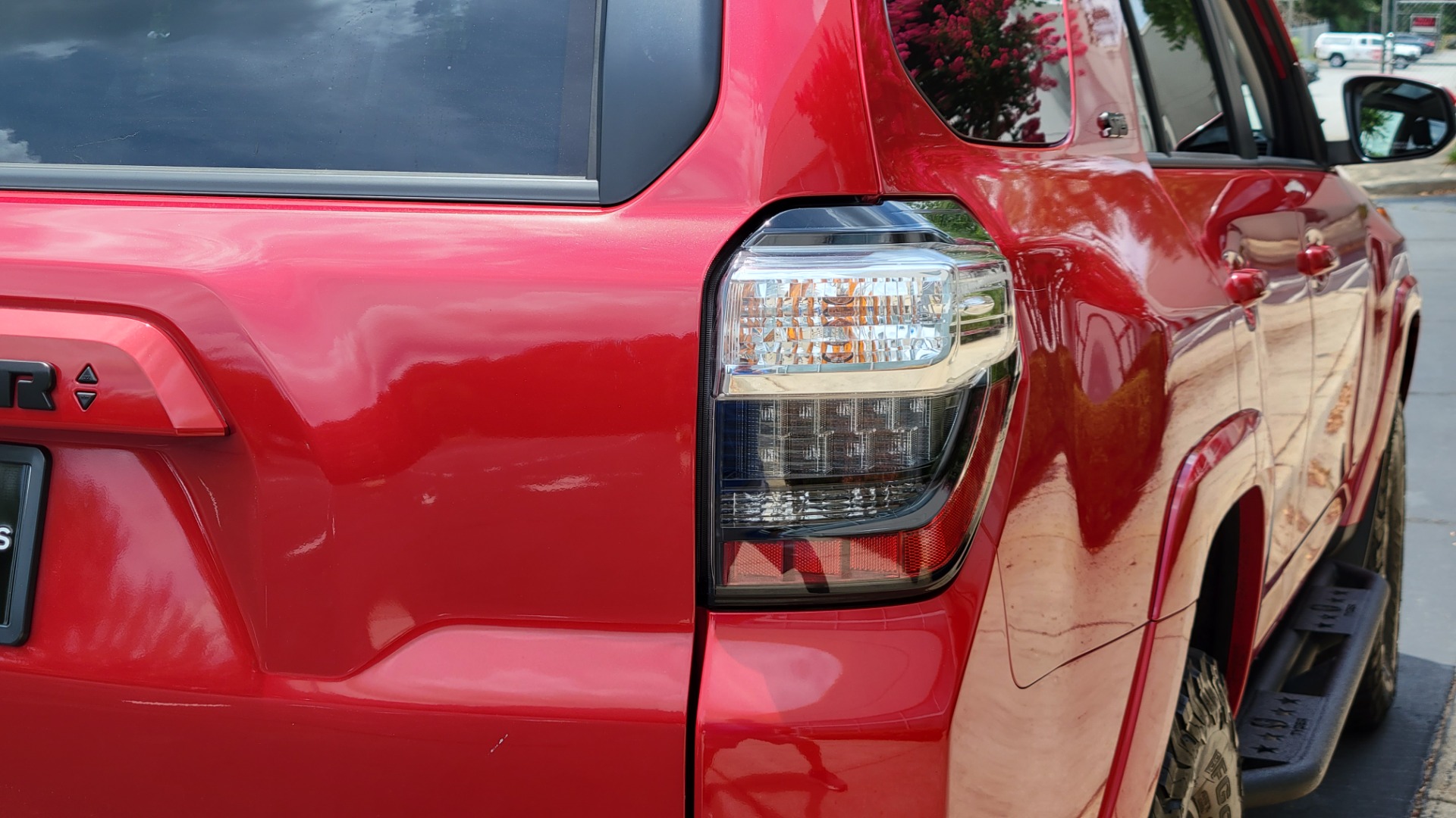 Used 2021 Toyota 4RUNNER SR5 PREMIUM 4X4 / 4.0L V6 / NAV / SUNROOF / PREM SOUND / CAMERA for sale $48,995 at Formula Imports in Charlotte NC 28227 34