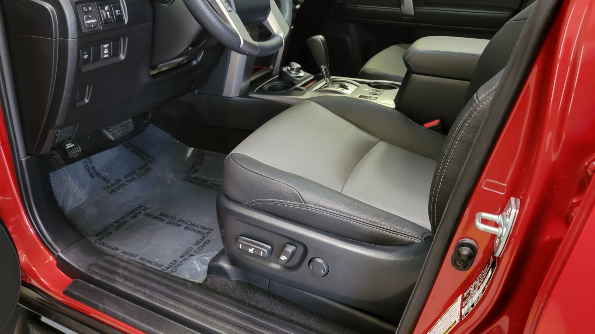 Used 2021 Toyota 4RUNNER SR5 PREMIUM 4X4 / 4.0L V6 / NAV / SUNROOF / PREM SOUND / CAMERA for sale $48,995 at Formula Imports in Charlotte NC 28227 37