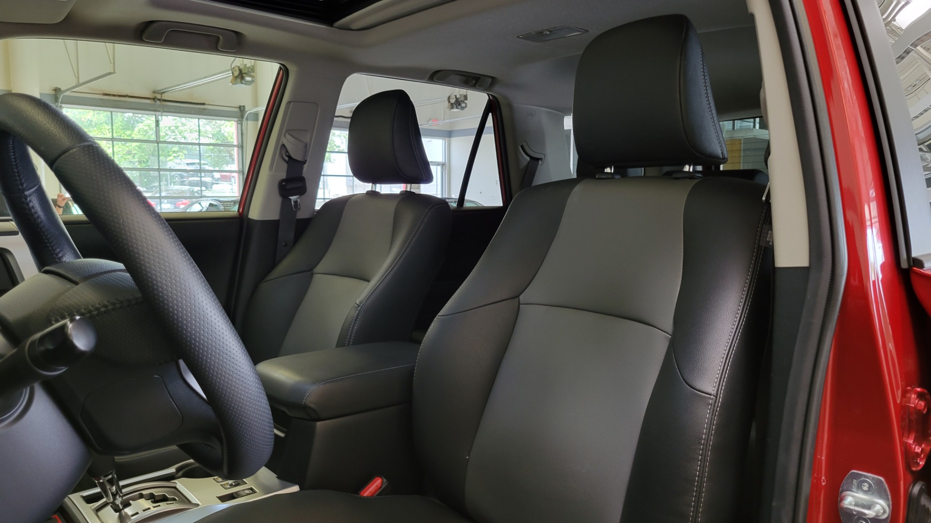 Used 2021 Toyota 4RUNNER SR5 PREMIUM 4X4 / 4.0L V6 / NAV / SUNROOF / PREM SOUND / CAMERA for sale $48,995 at Formula Imports in Charlotte NC 28227 39