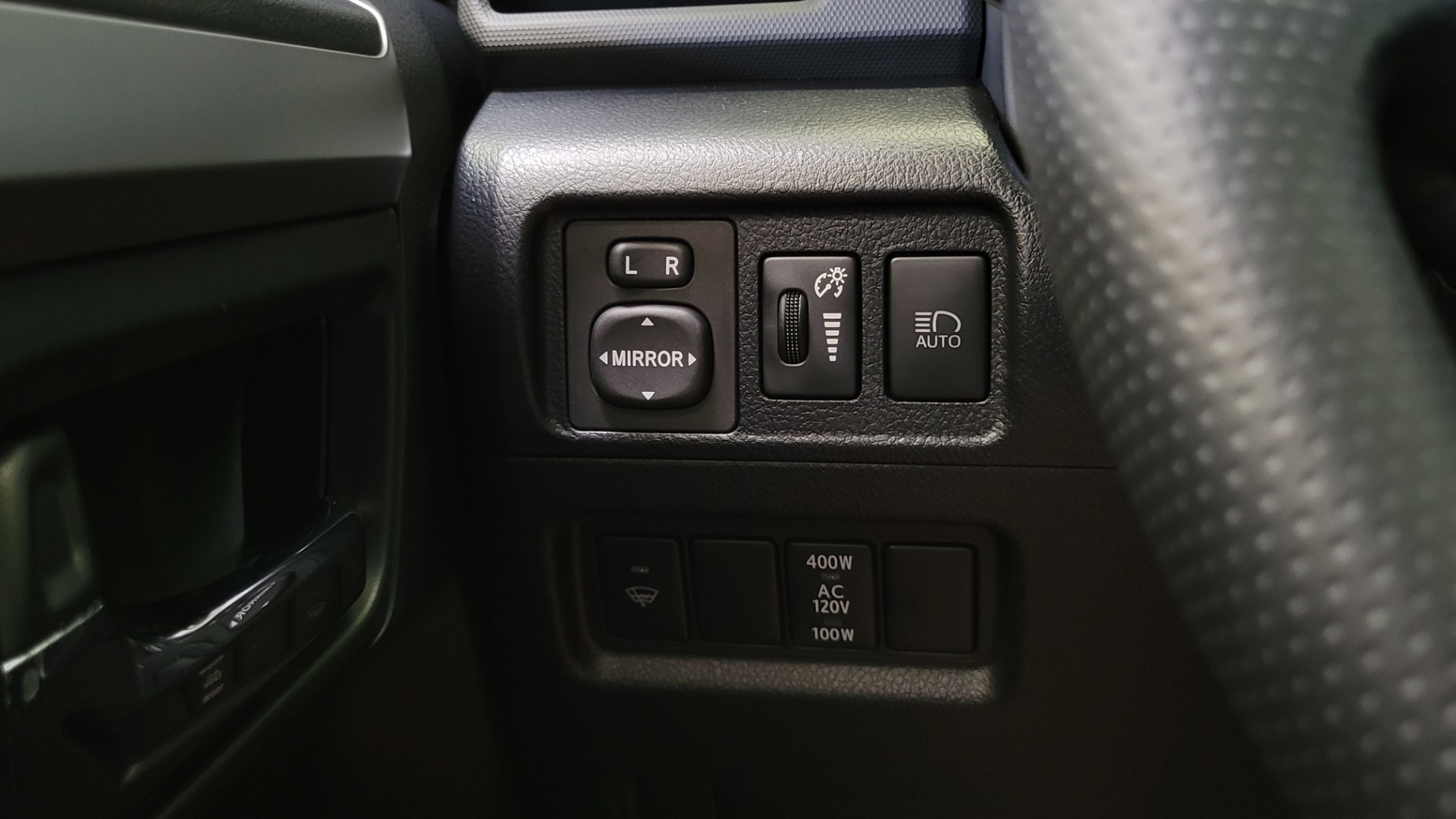 Used 2021 Toyota 4RUNNER SR5 PREMIUM 4X4 / 4.0L V6 / NAV / SUNROOF / PREM SOUND / CAMERA for sale $48,995 at Formula Imports in Charlotte NC 28227 41