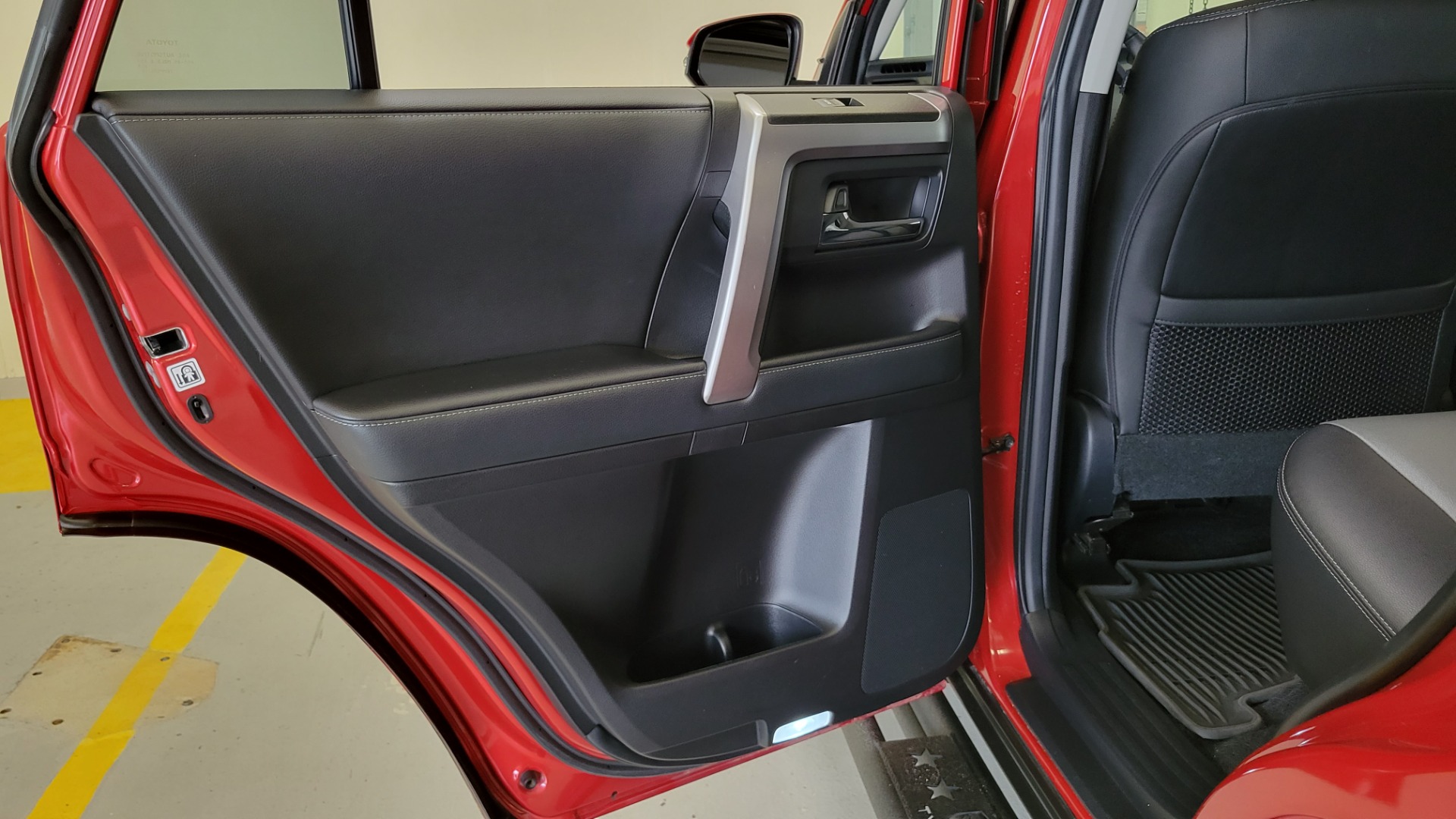 Used 2021 Toyota 4RUNNER SR5 PREMIUM 4X4 / 4.0L V6 / NAV / SUNROOF / PREM SOUND / CAMERA for sale $48,995 at Formula Imports in Charlotte NC 28227 64