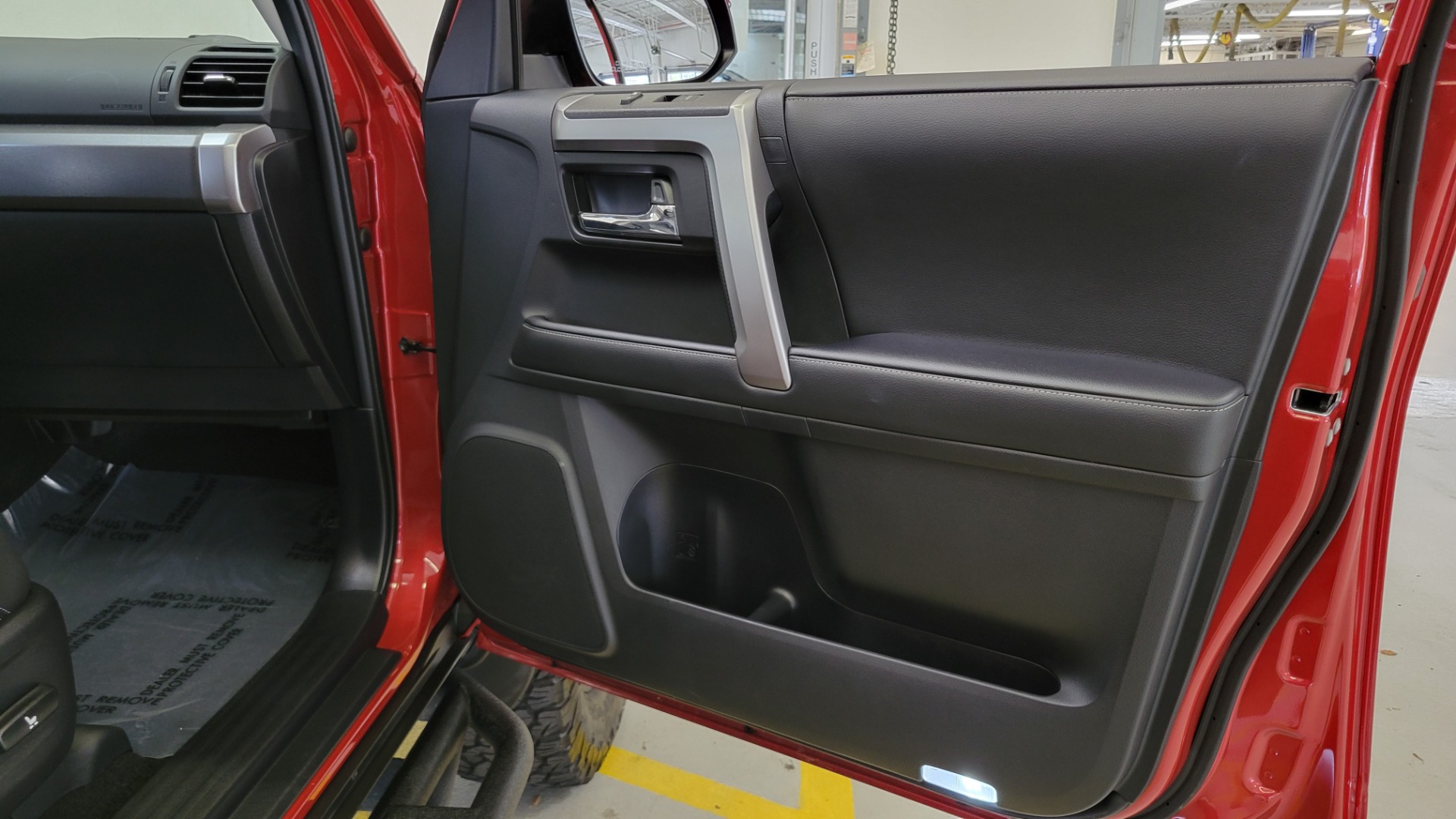 Used 2021 Toyota 4RUNNER SR5 PREMIUM 4X4 / 4.0L V6 / NAV / SUNROOF / PREM SOUND / CAMERA for sale $48,995 at Formula Imports in Charlotte NC 28227 70
