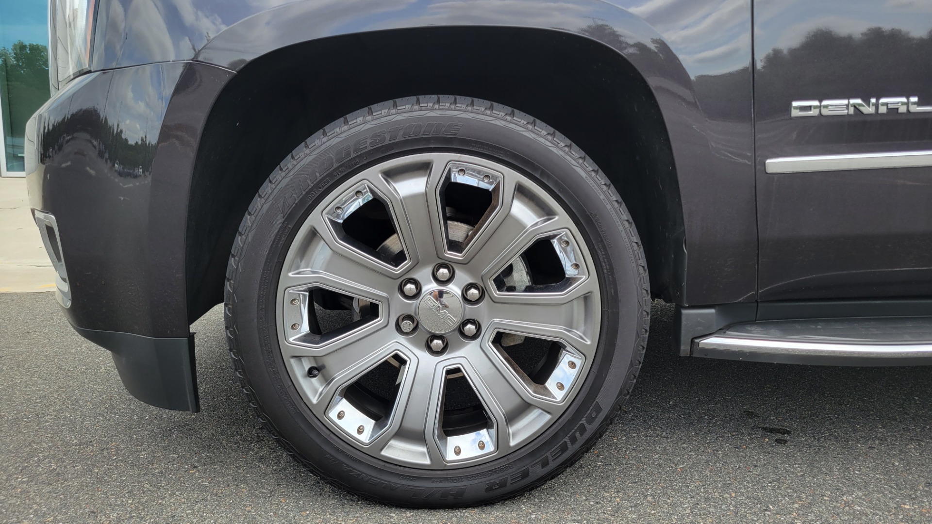 Used 2015 GMC YUKON DENALI 4WD / 6.2L / 8-SPD / NAV / BOSE / SUNROOF / CAMERA / 3-ROW for sale $36,500 at Formula Imports in Charlotte NC 28227 103