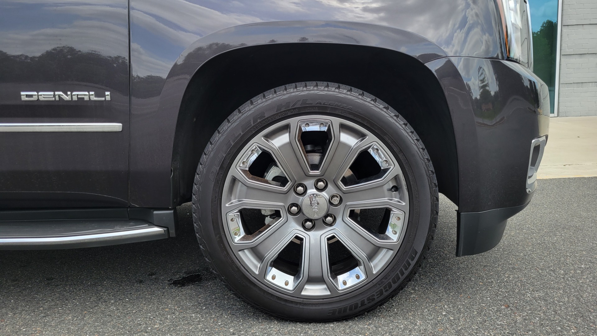 Used 2015 GMC YUKON DENALI 4WD / 6.2L / 8-SPD / NAV / BOSE / SUNROOF / CAMERA / 3-ROW for sale Sold at Formula Imports in Charlotte NC 28227 106
