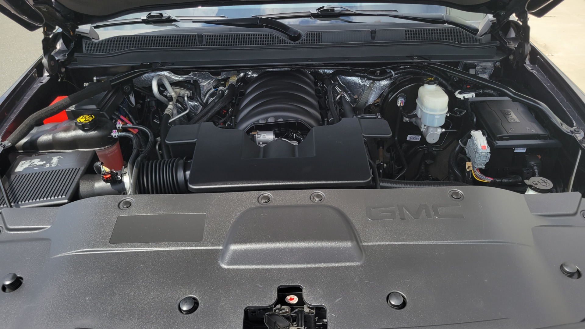 Used 2015 GMC YUKON DENALI 4WD / 6.2L / 8-SPD / NAV / BOSE / SUNROOF / CAMERA / 3-ROW for sale Sold at Formula Imports in Charlotte NC 28227 16