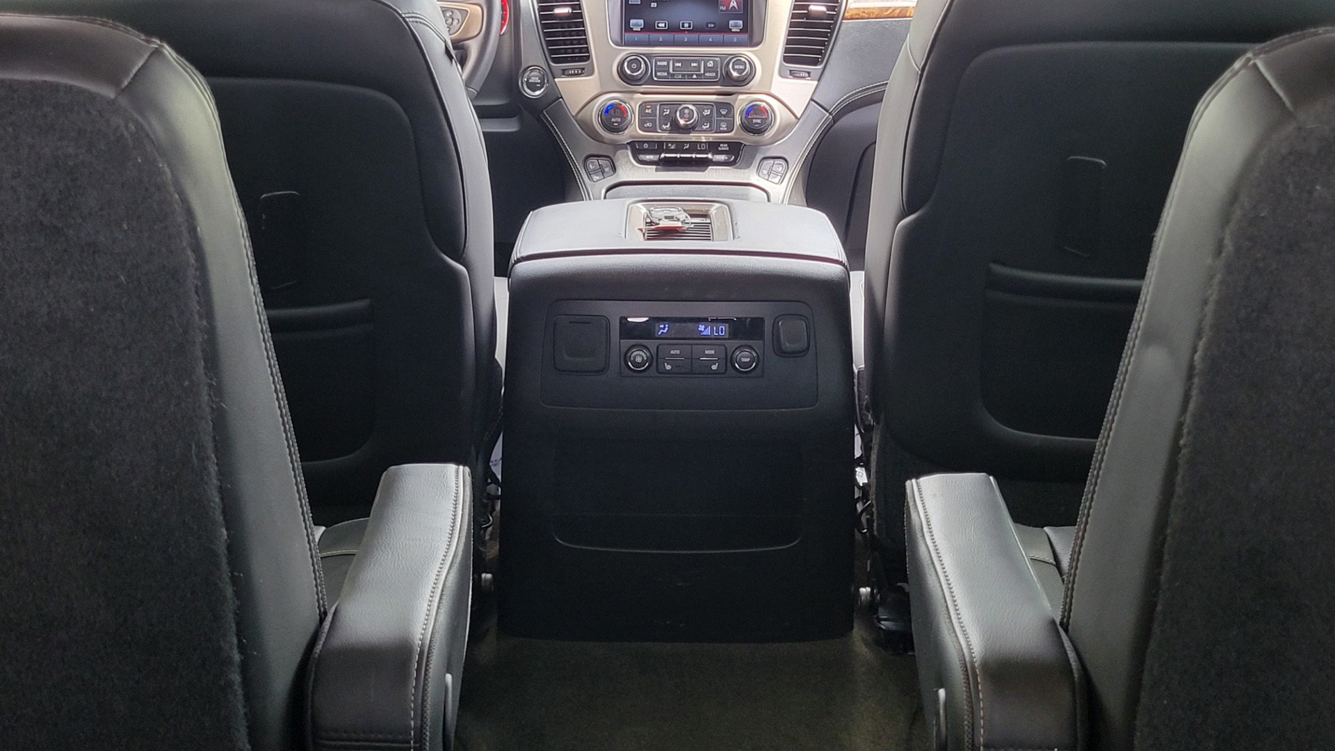 Used 2015 GMC YUKON DENALI 4WD / 6.2L / 8-SPD / NAV / BOSE / SUNROOF / CAMERA / 3-ROW for sale Sold at Formula Imports in Charlotte NC 28227 27